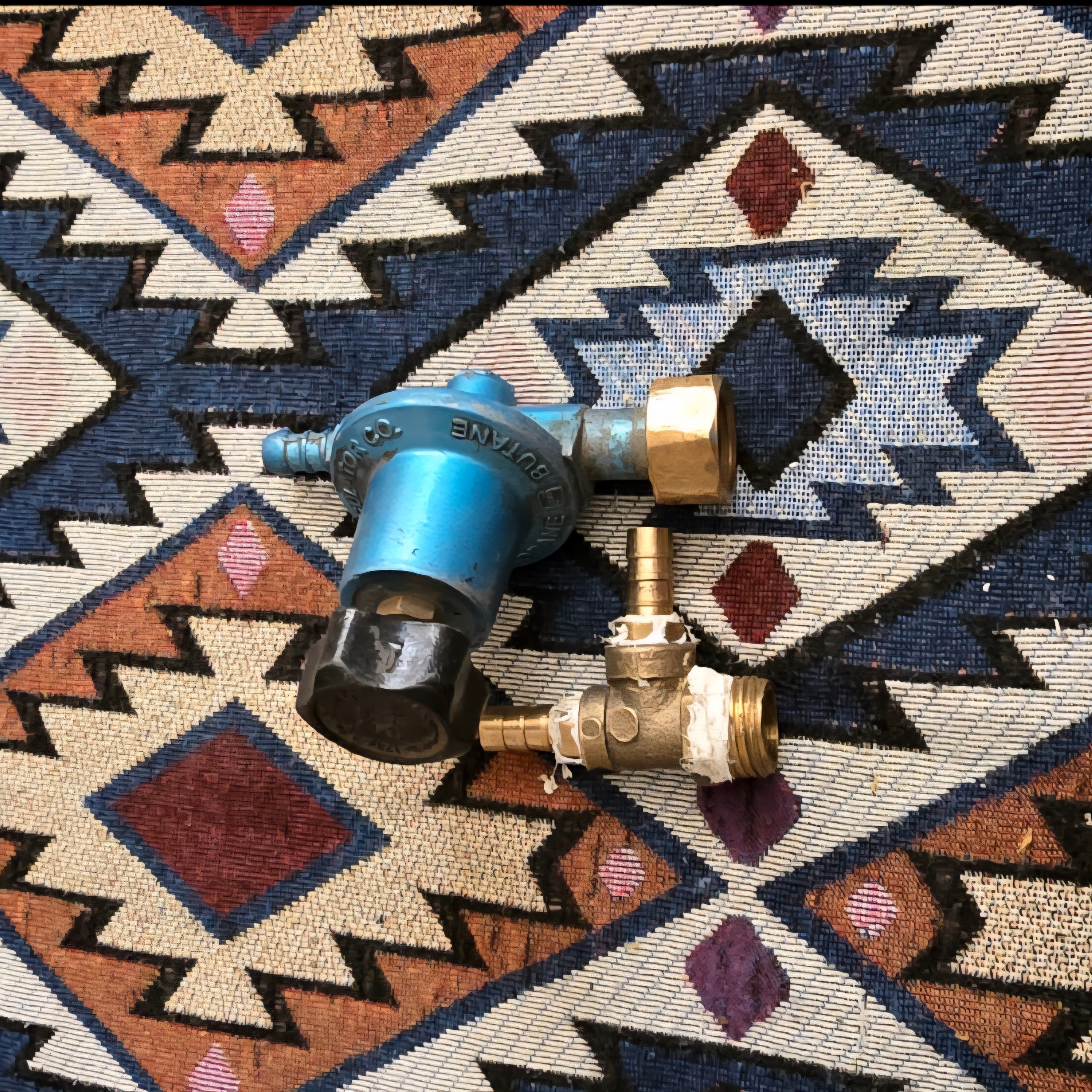 رگلاتور گاز و سه راهی