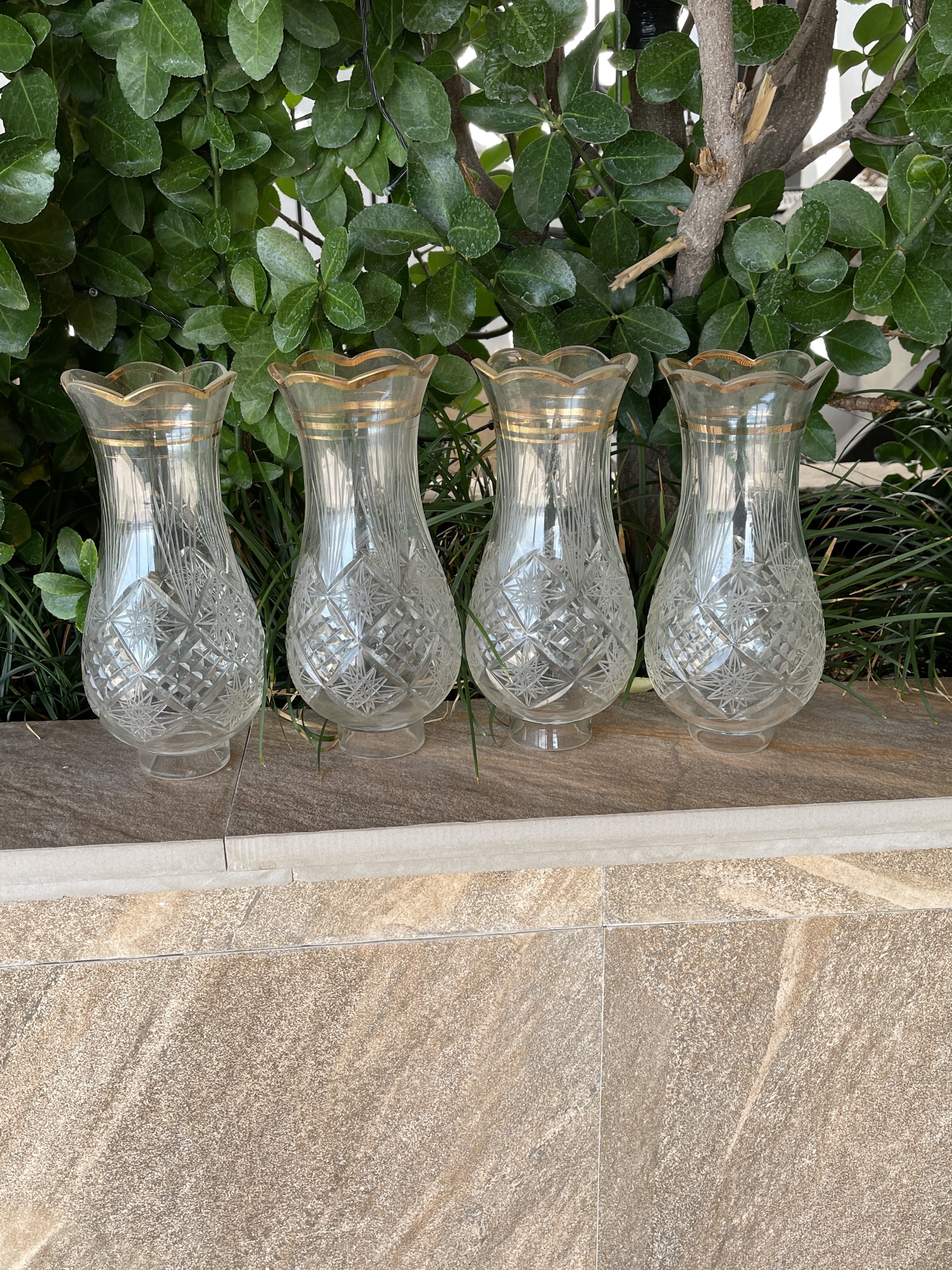 تعداد چهار عدد حباب لاله تراش دار طلا کوب