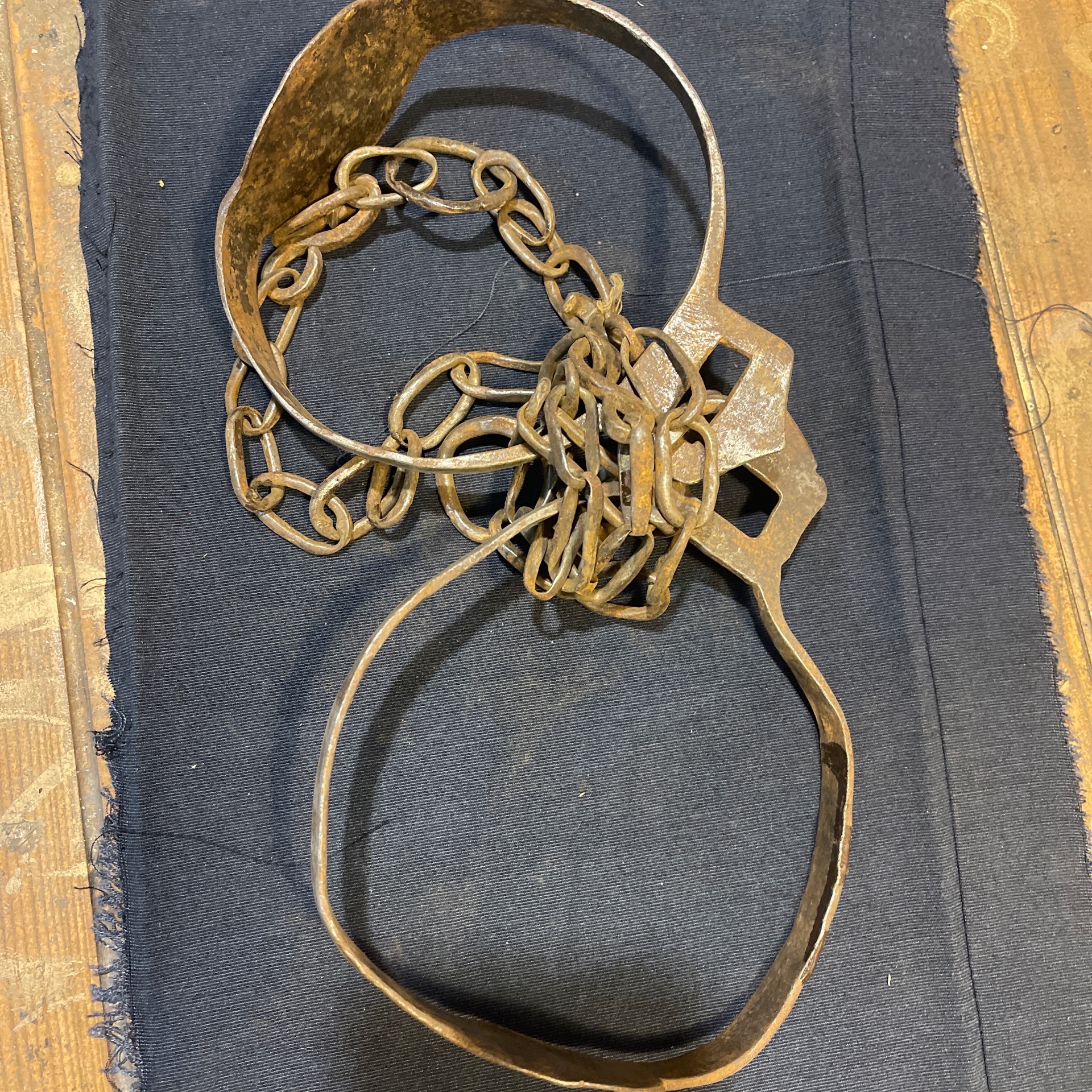 رکاب قدیمی فولادی همه چکشی دوره قاجار