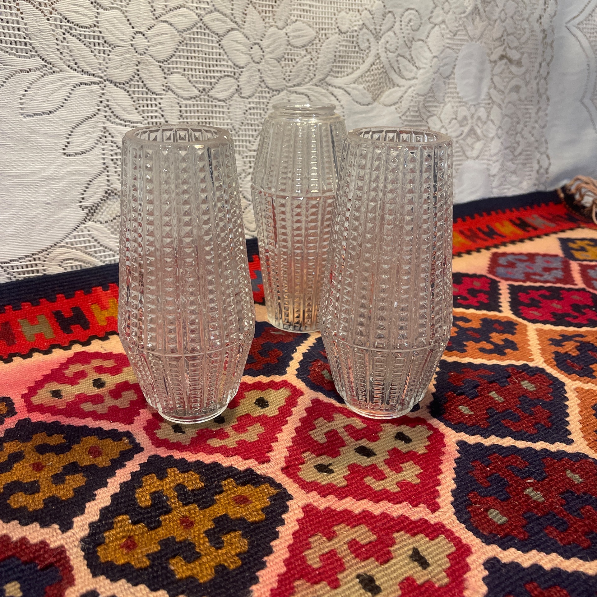 تعداد سه عدد حباب زیبا و ناموجود