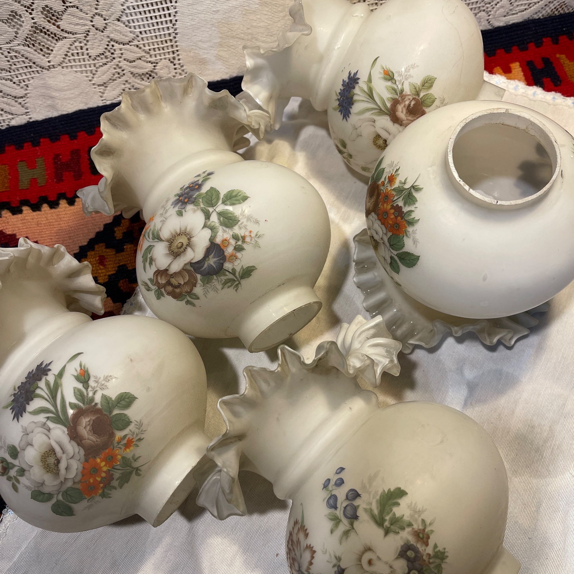 تعداد پنج عدد حباب لب کنگره ای قدیمی