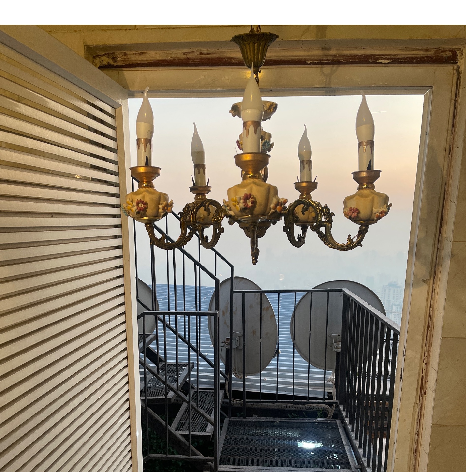 لوستر 5 شعله برنزی و سرامیک بدون حباب