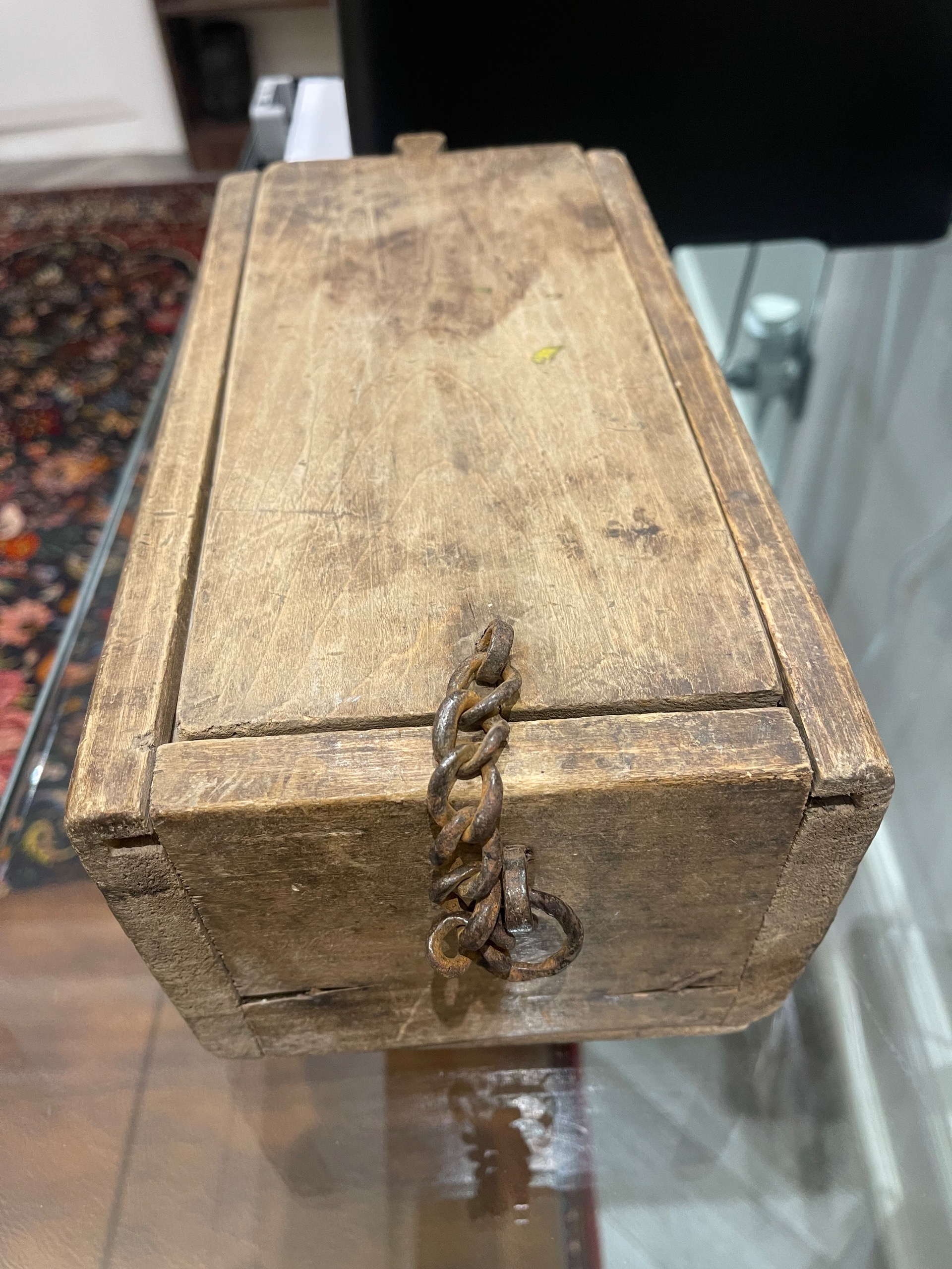 صندوق آنتیک قدمت 120 ساله اطراف نطنز