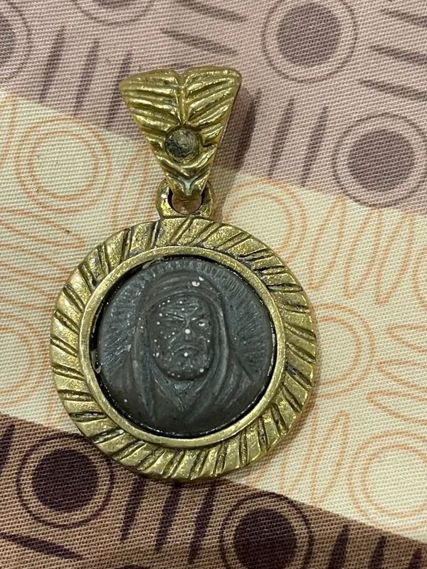 آویز قدیمی برنج سنگین و سنگ