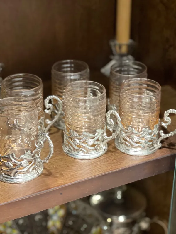 یکدست گالش قدیمی با بلوری