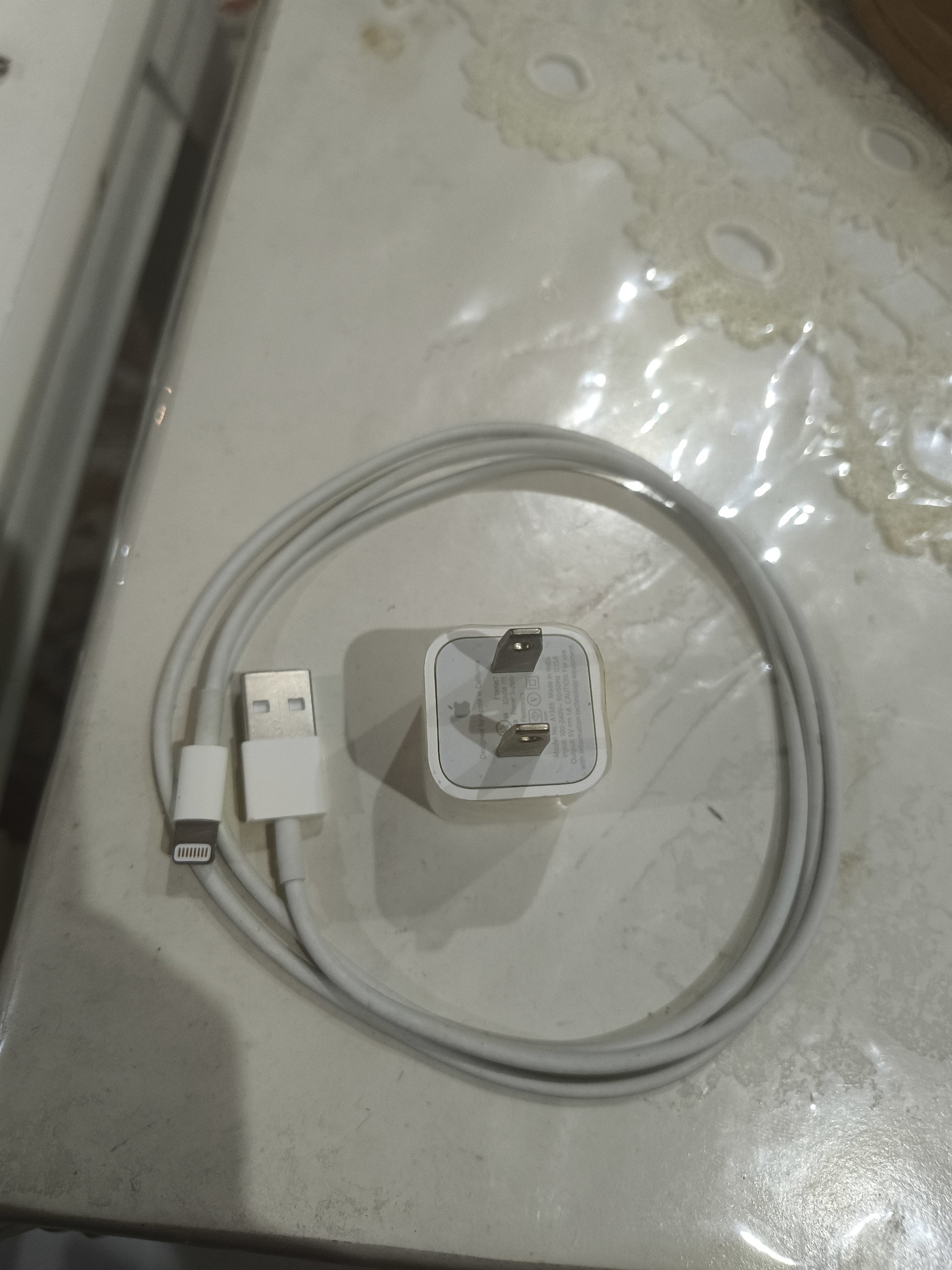 شارژر و کابل فابریک آیفون تو جعبه ای آیفون 8