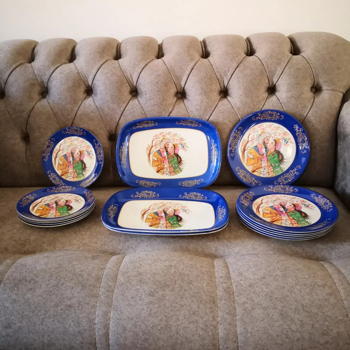 بشقاب لیلی مجنون قدیمی