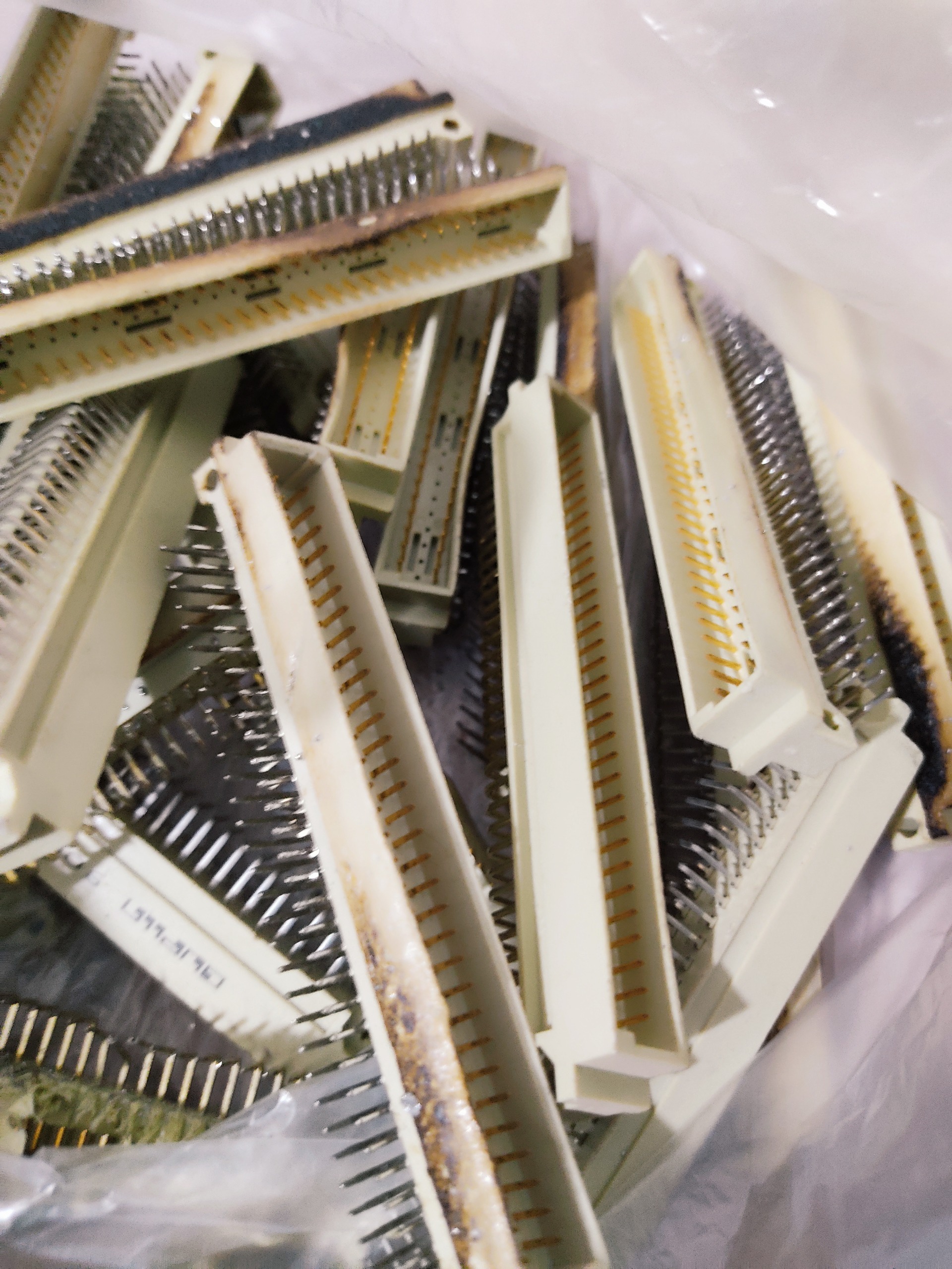 کاناکتور مخابراتی یک کیلو مناسب بازیافت