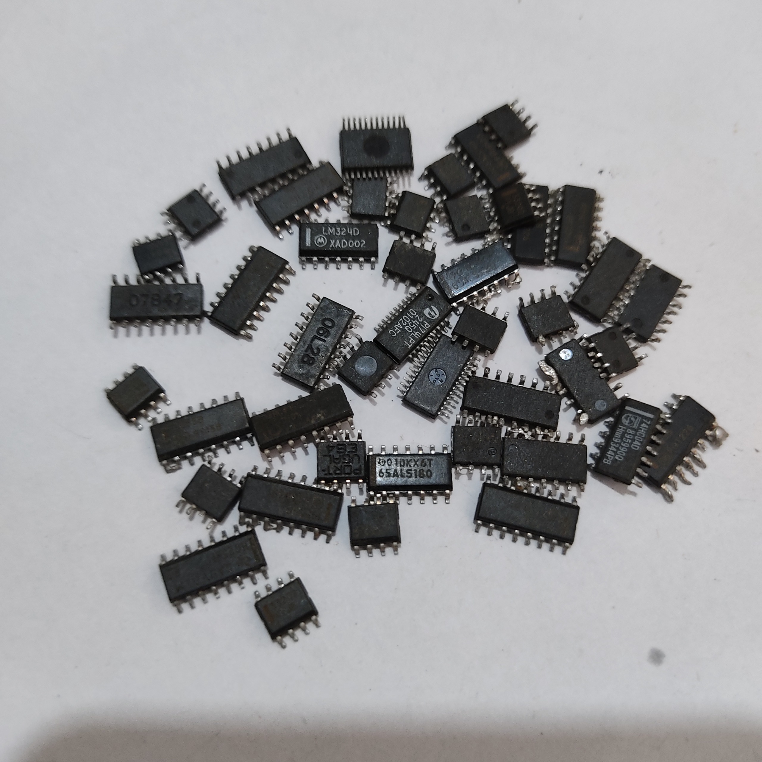 تعدادی ایسی ، آیسی ، آی سی چیپ ic