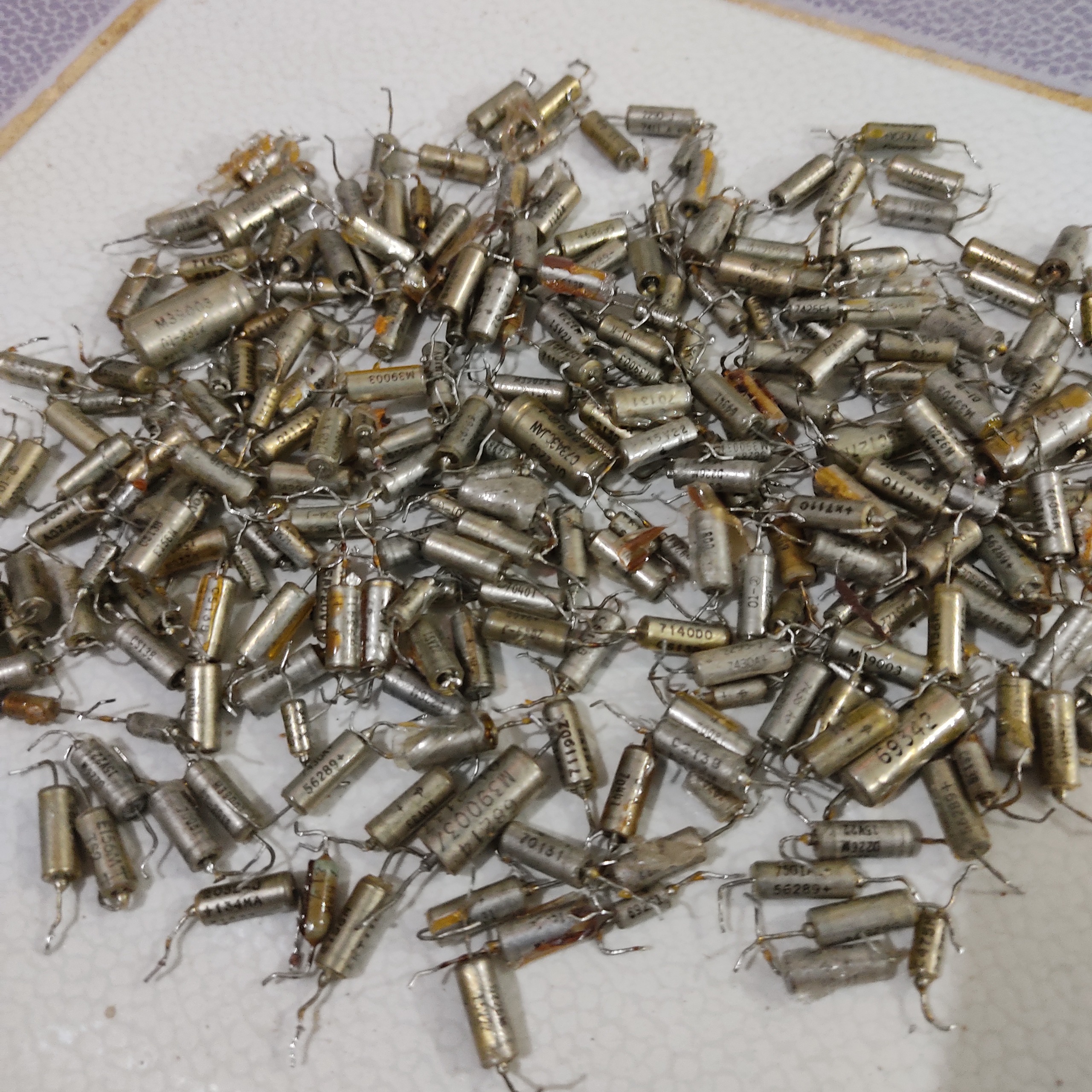 خازن تانتالیوم مخابراتی