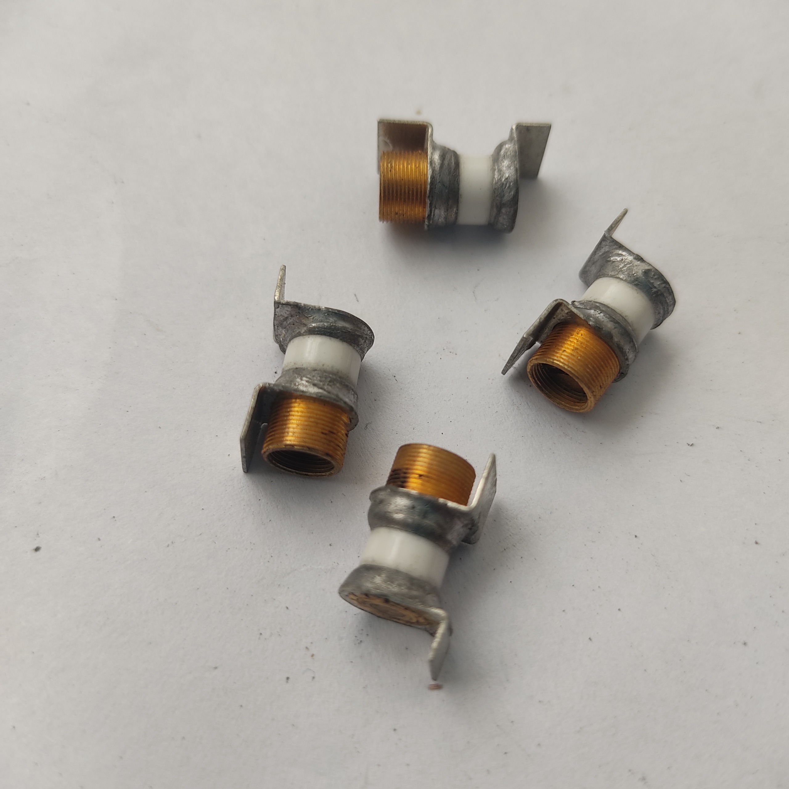 ترانزیستور پیچی مخابراتی 4عدد