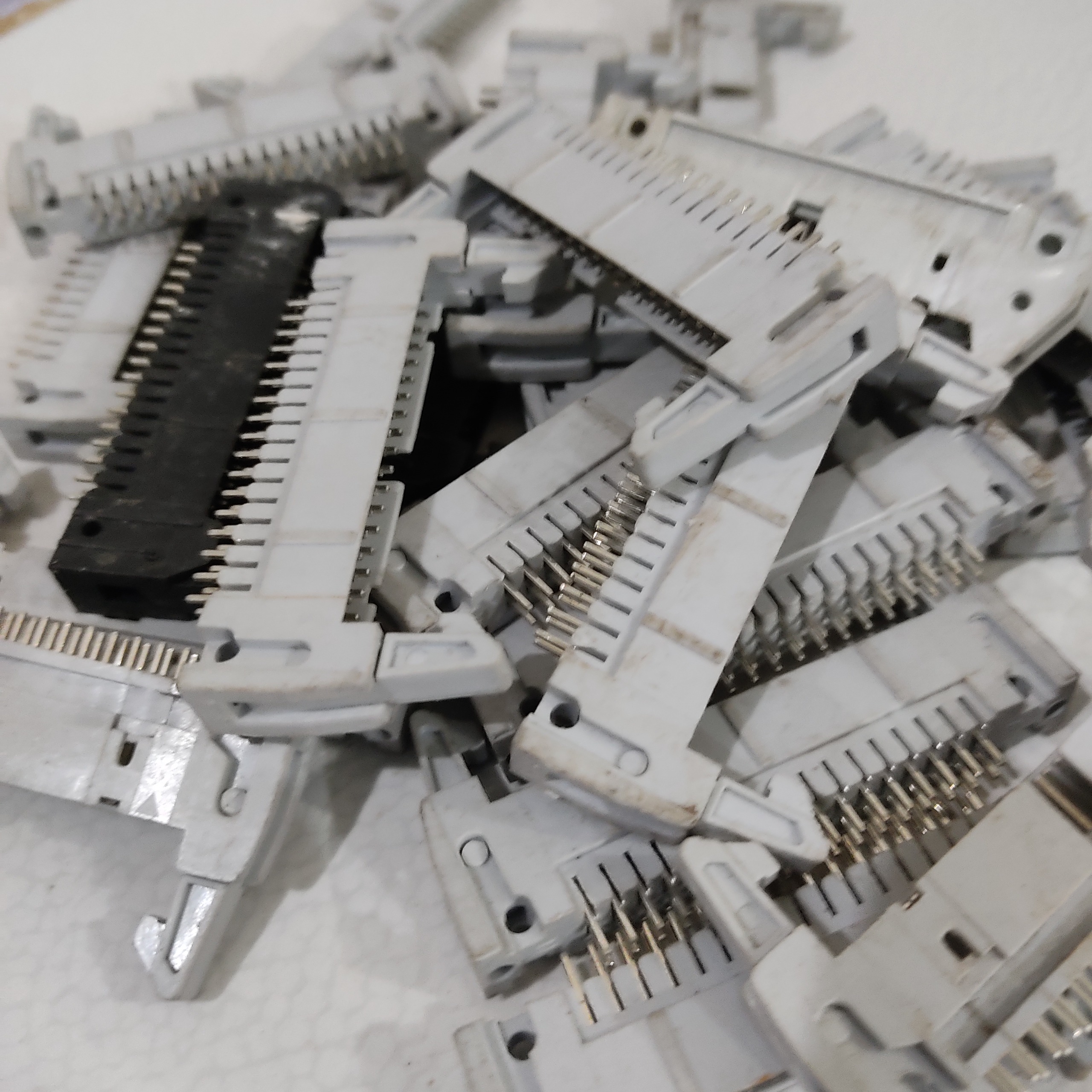 تعدادی سوکت کانکتور مخابراتی