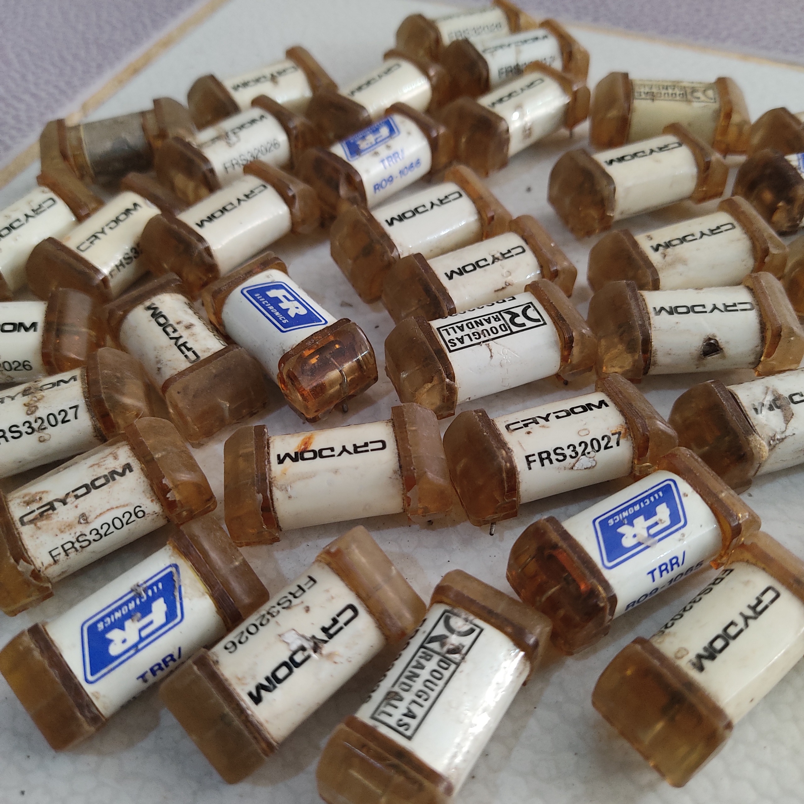 40عدد رله مخابراتی فرکانس بالا