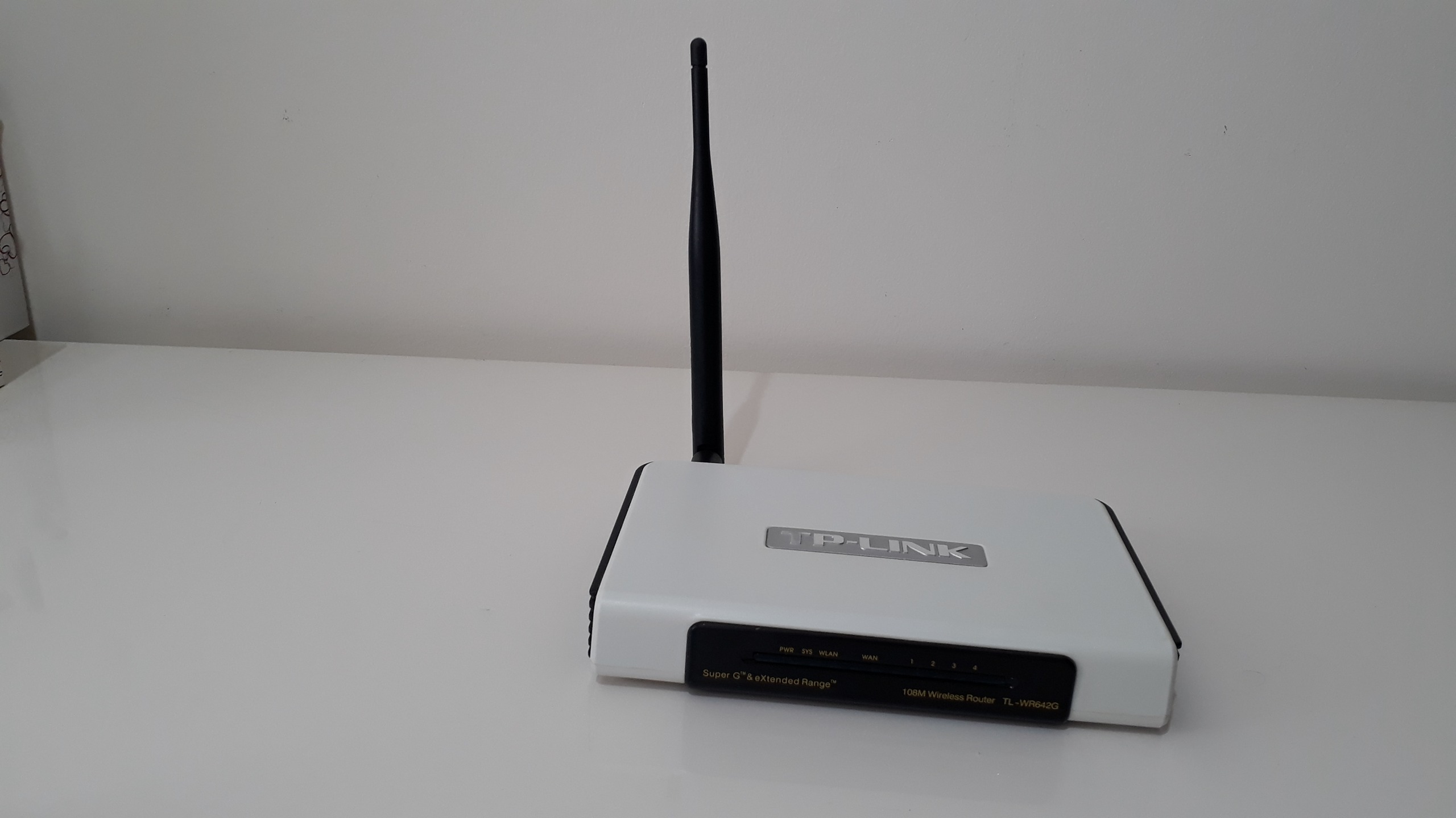 روتر بیسیم تی پی-لینک مدل TL-WR642G