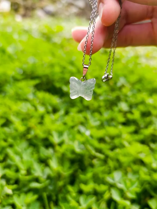 گردنبند سنگی فلورین معدنی تراش پروانه