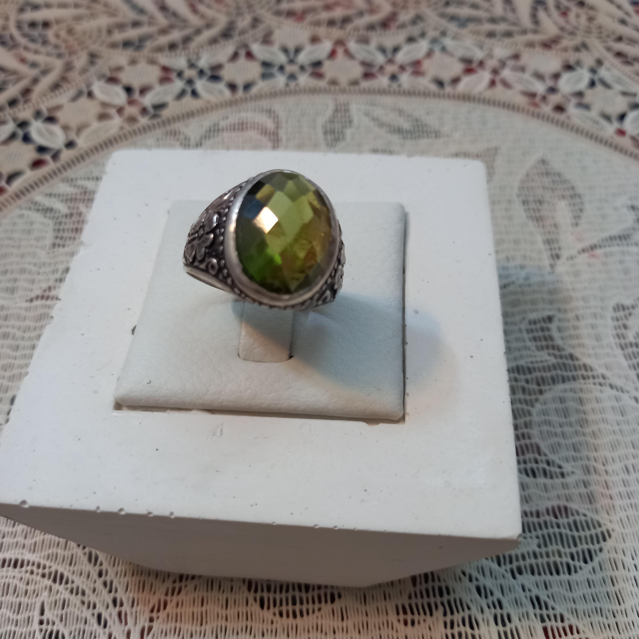 انگشتر سیترین سبز