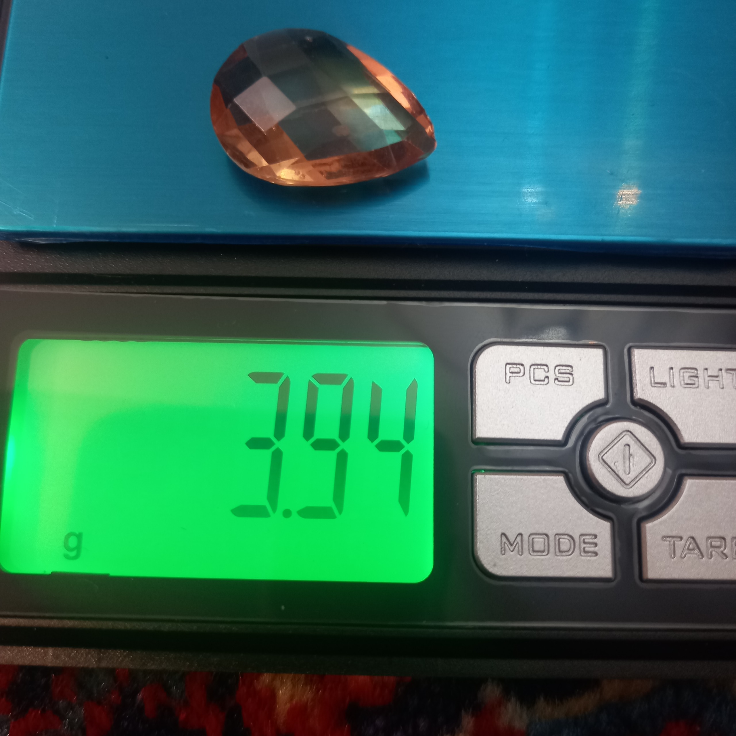 نگین وسنگ جواهری