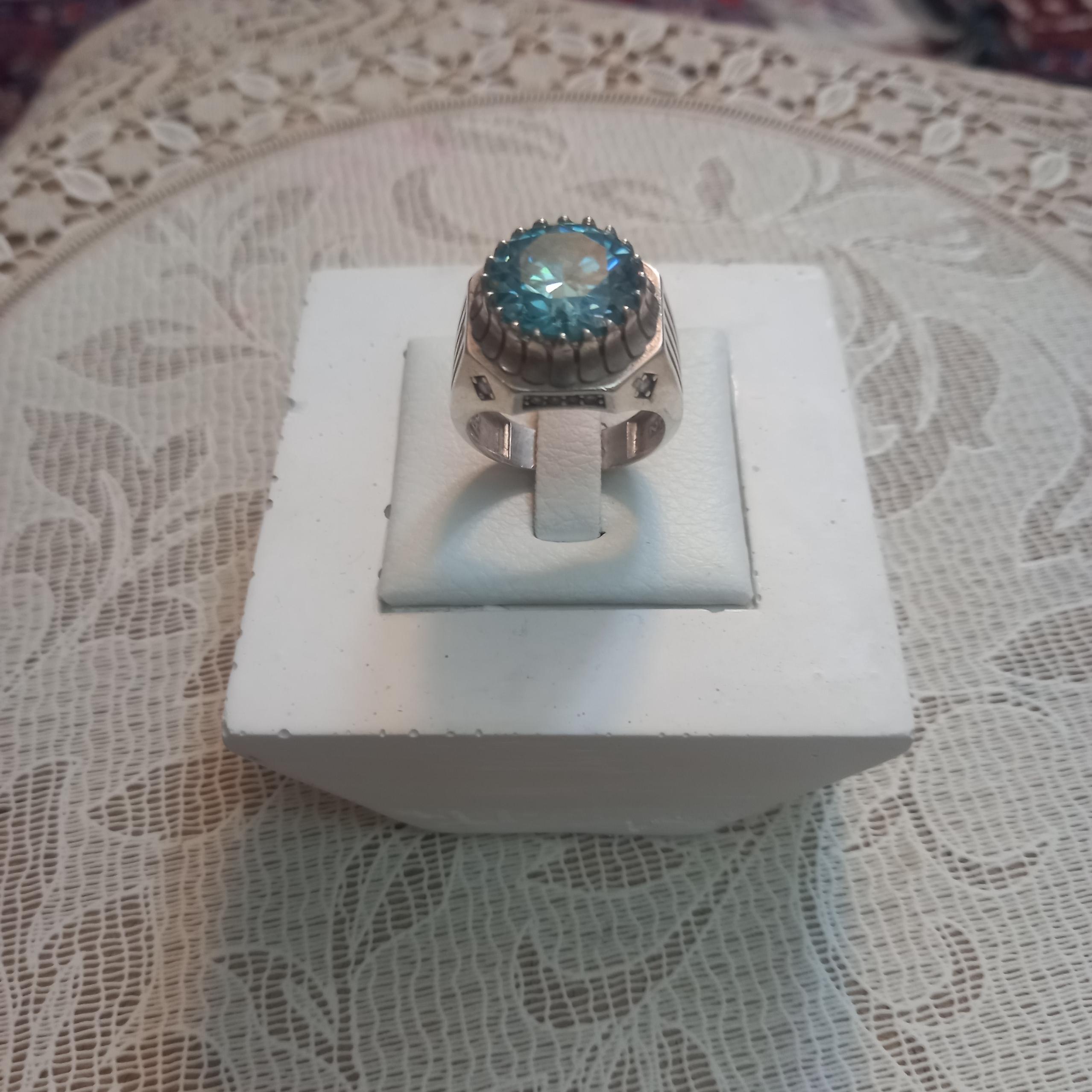 انگشتر نگین قدیمی