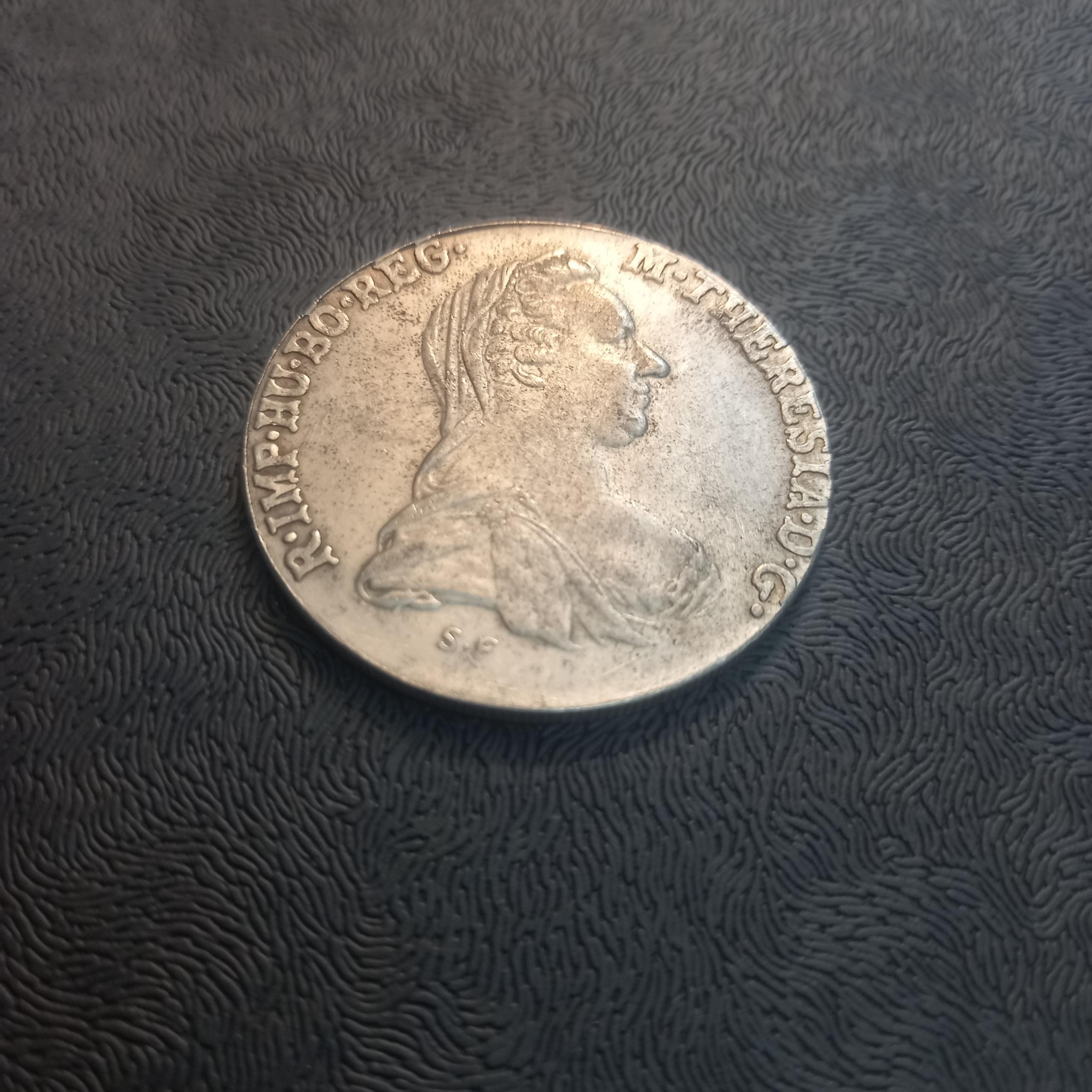 سکه یاد بود و قدیمی