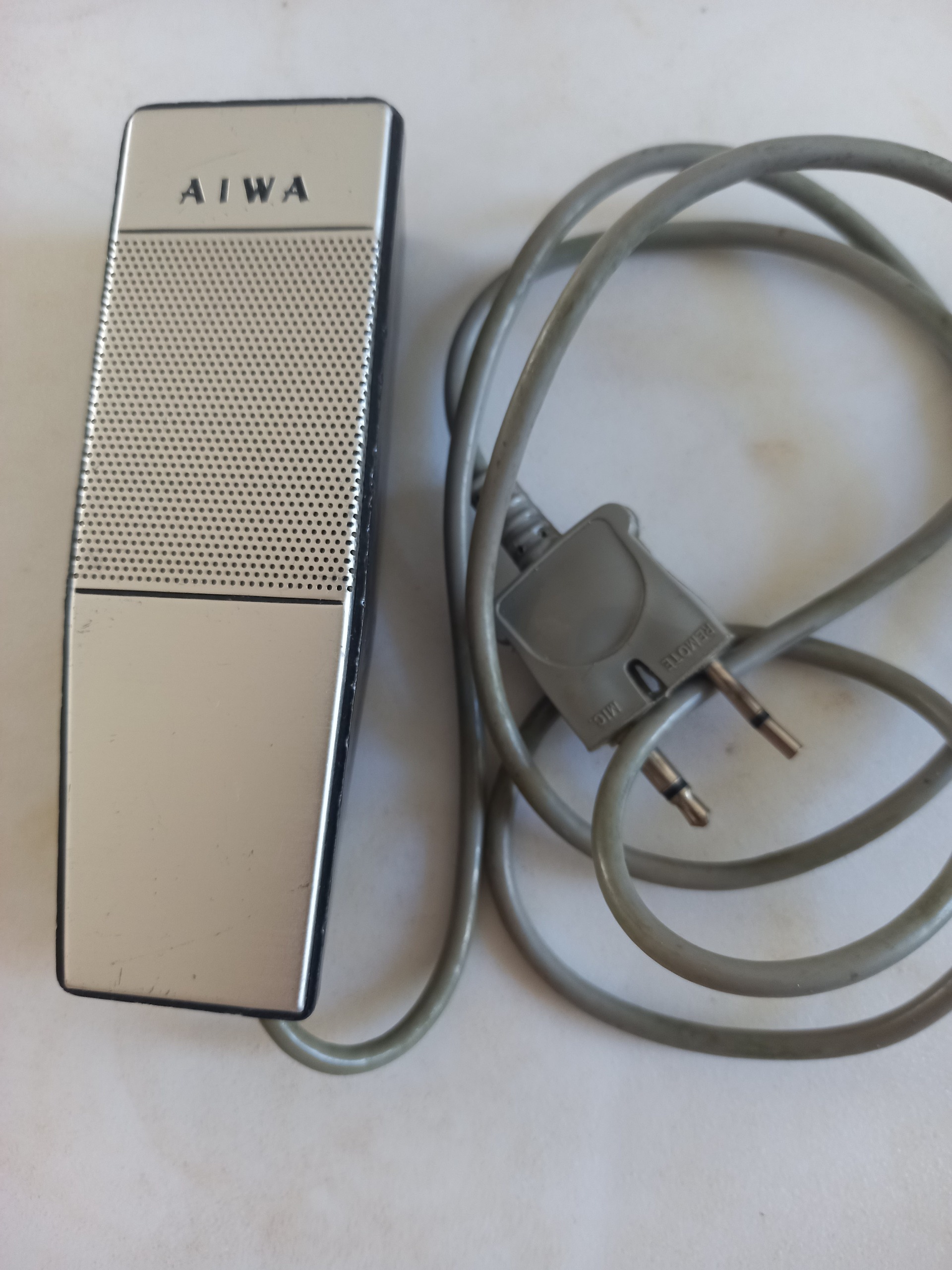 میکروفون قدیمی و آنتیک ایوا