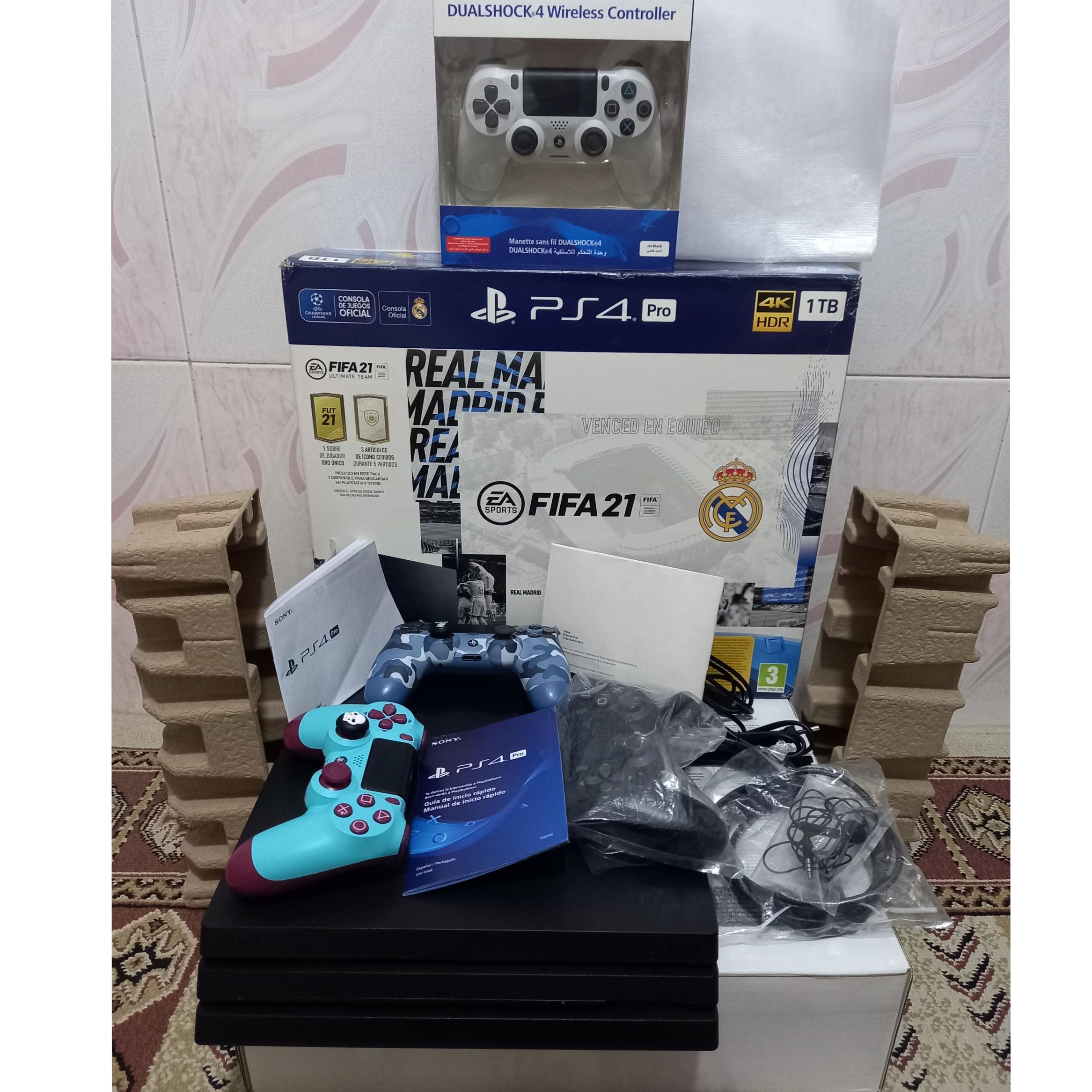 آخرین دستگاه کنسول PS4 PRO 7216 با 4 عدد دسته