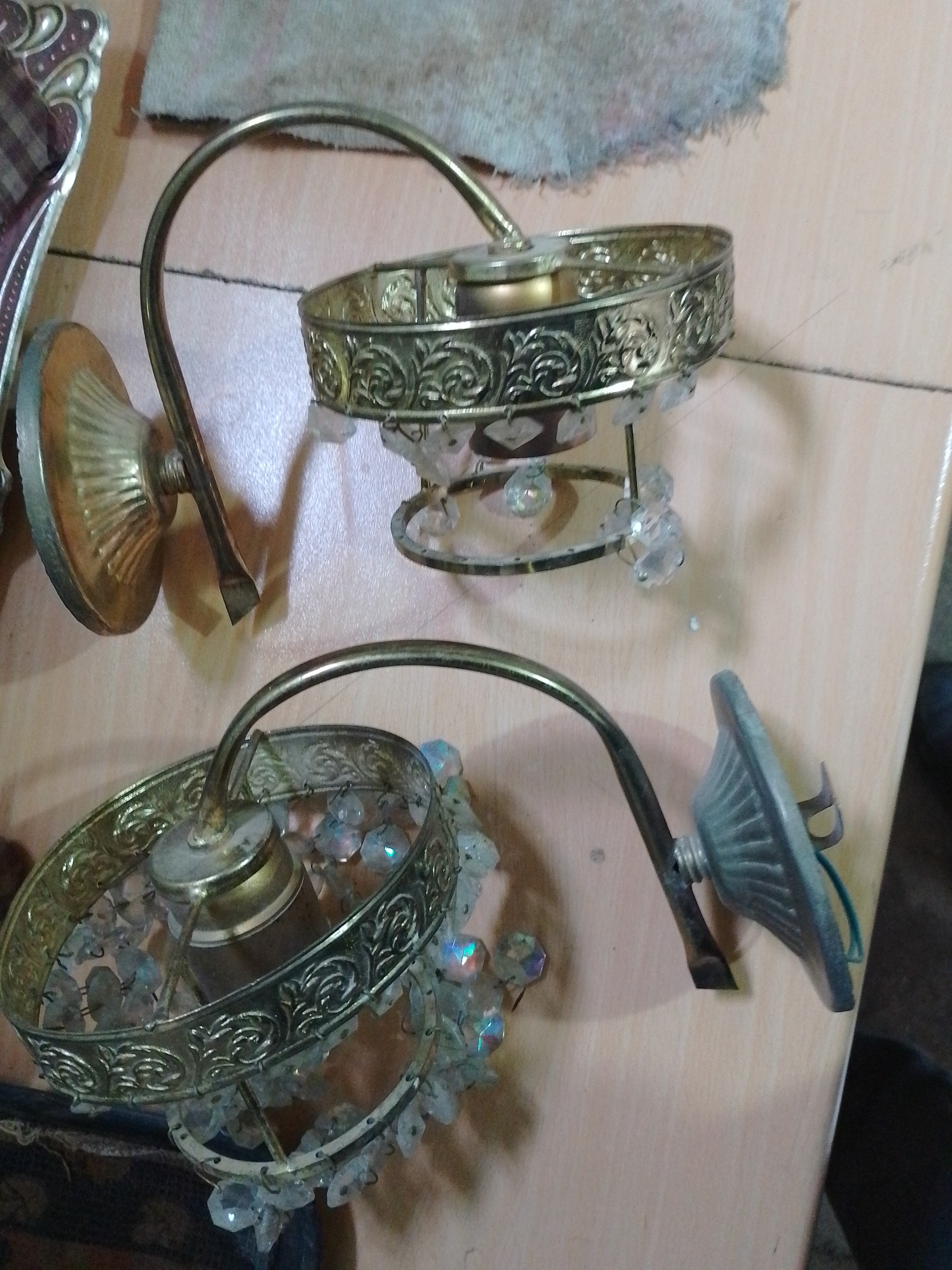 لوستر دیواری برنجی