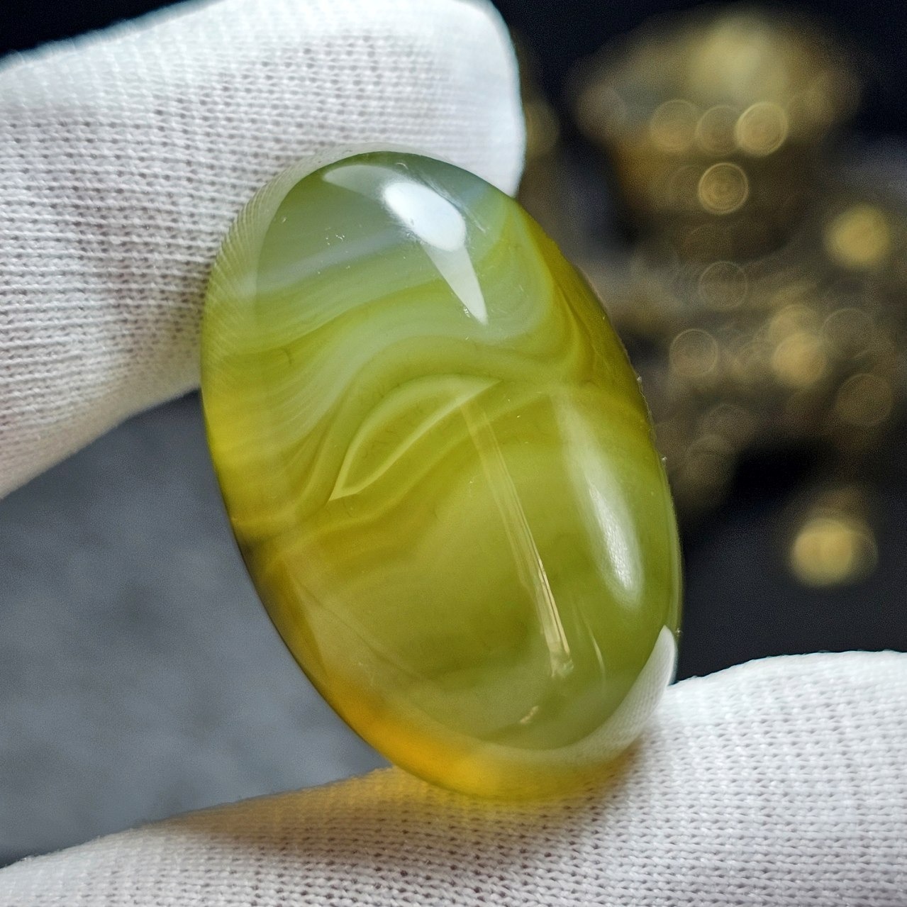 نگین درشت سنگ عقیق زیتونی معدنی کد 36186