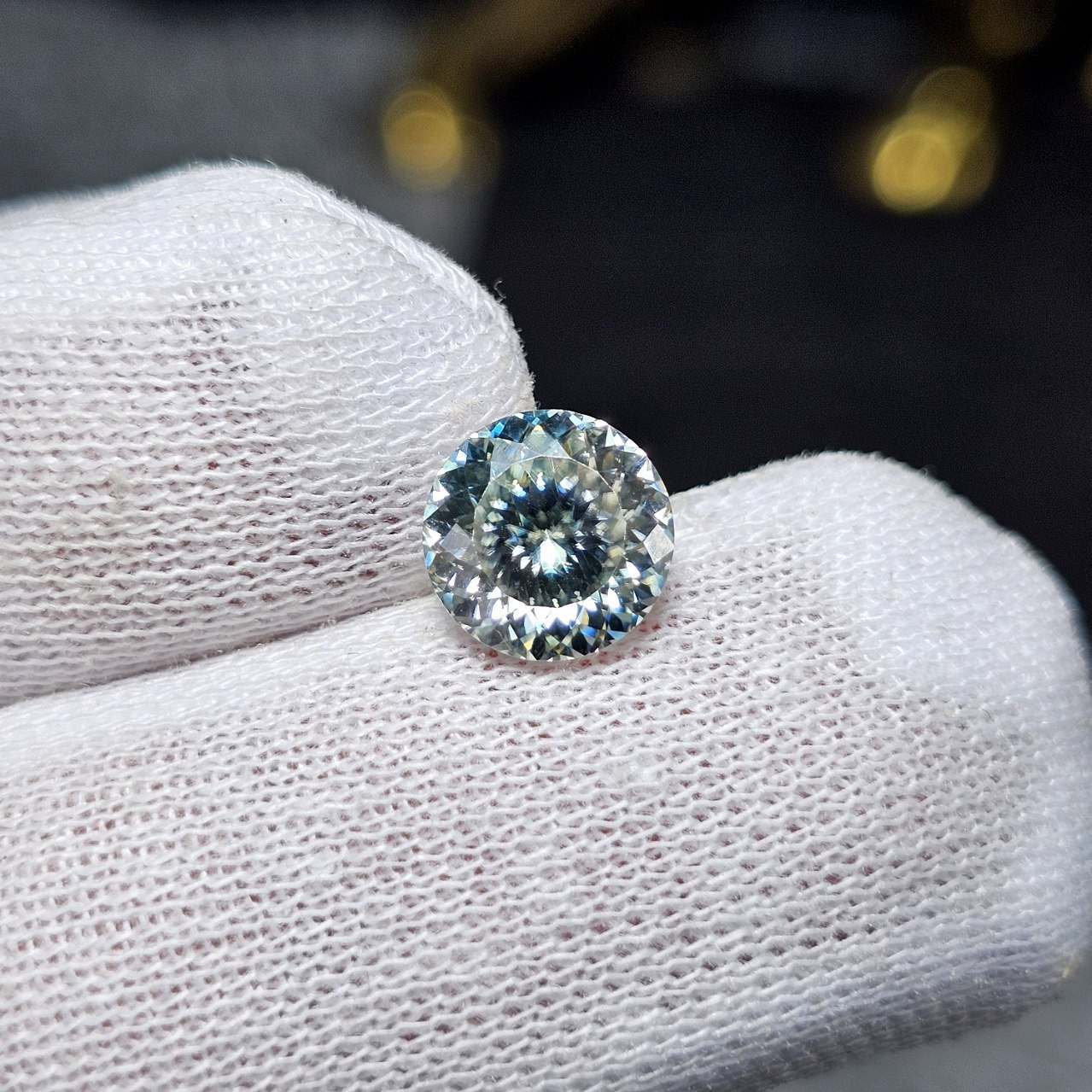  نگین سنگ مویزانایت تراش خاص کد S3728