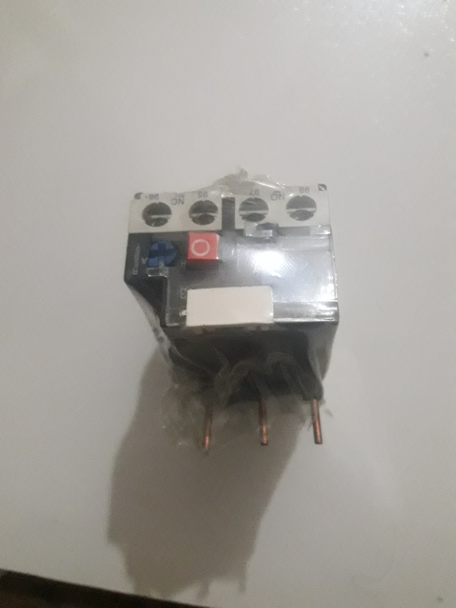 رله بی متال آکبندSchwan