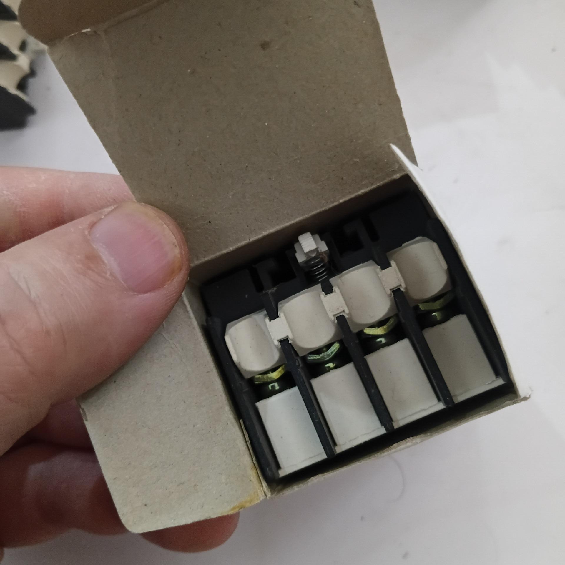 کنتاکت کمکی اصل تله مکانیکLA1 DN 22 و