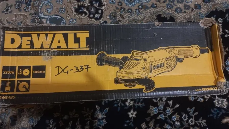 فرز دیوالت 2200w مدل dwe493