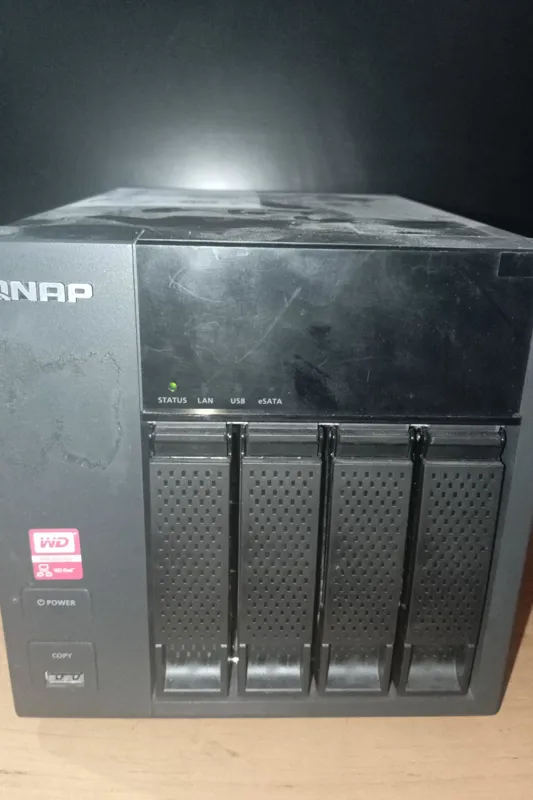 ذخیره ساز QNAP TS-420