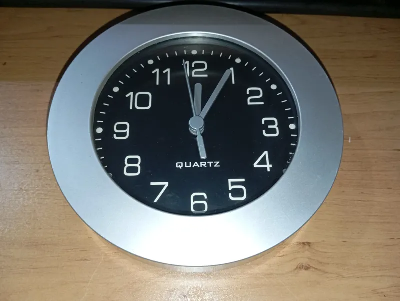 ساعت دیواری کوچک