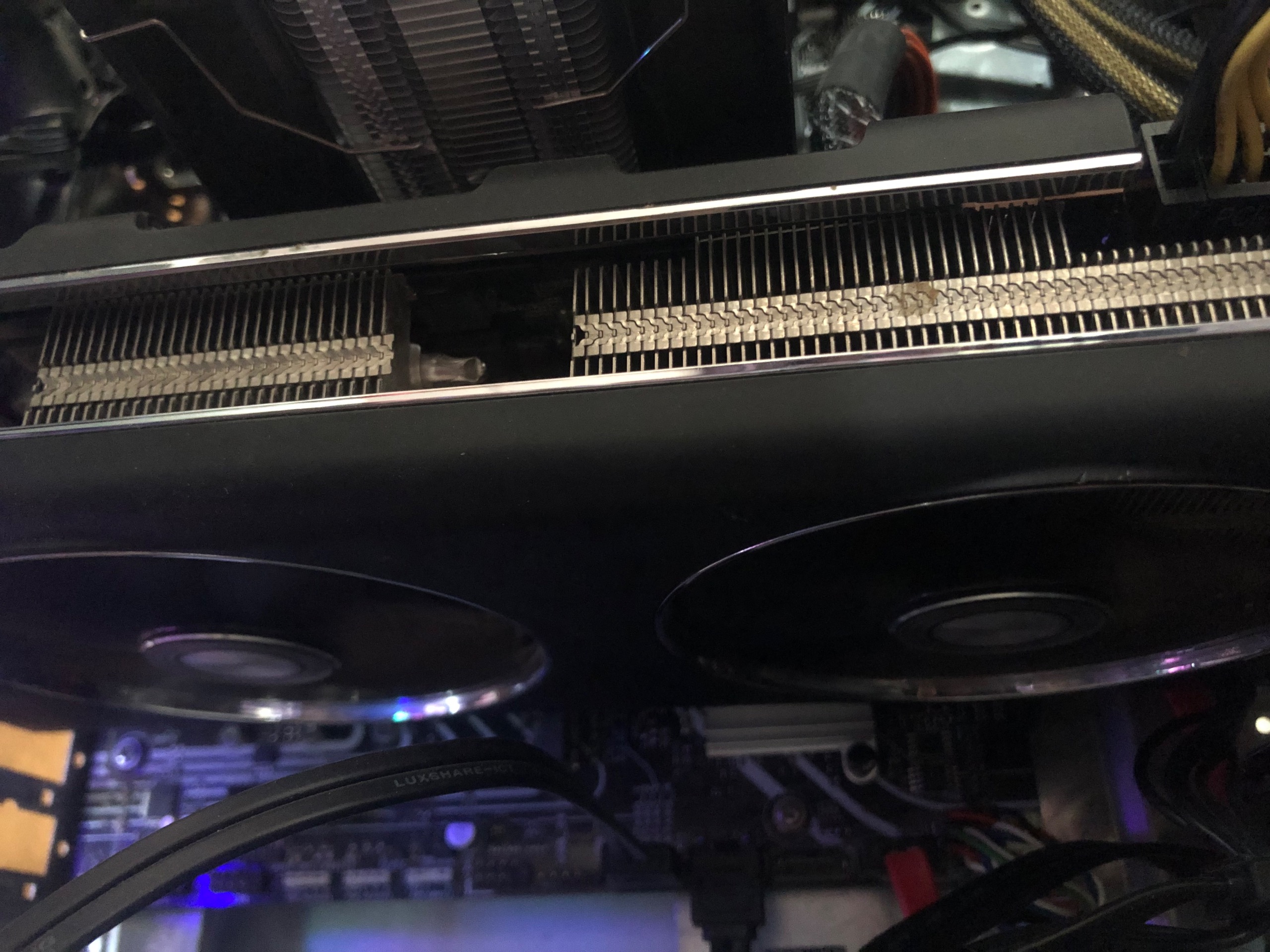 گرافیک 5700xt (توضیحات مطالعه شود)