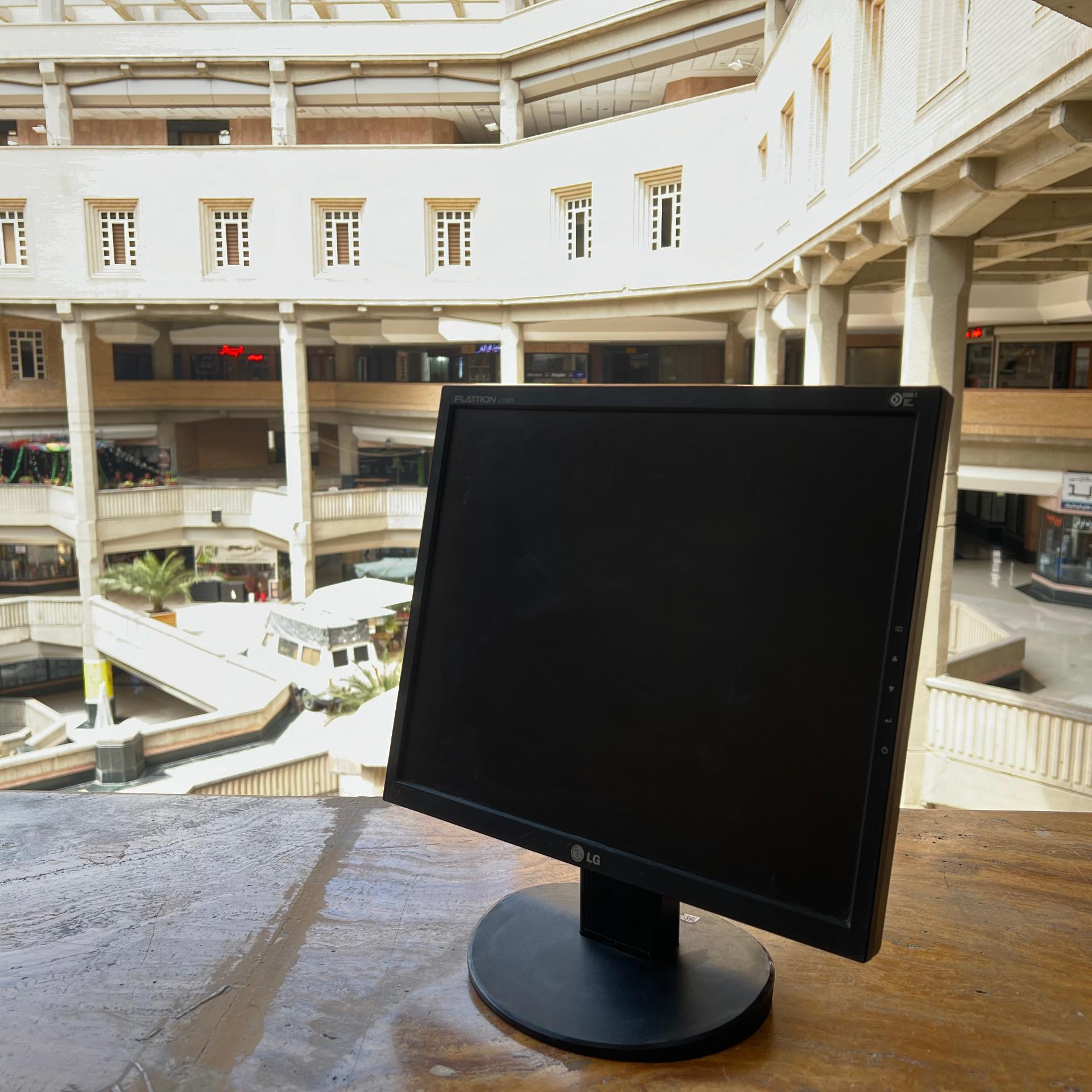 مانیتور ال جی 17 اینچ با گارانتی