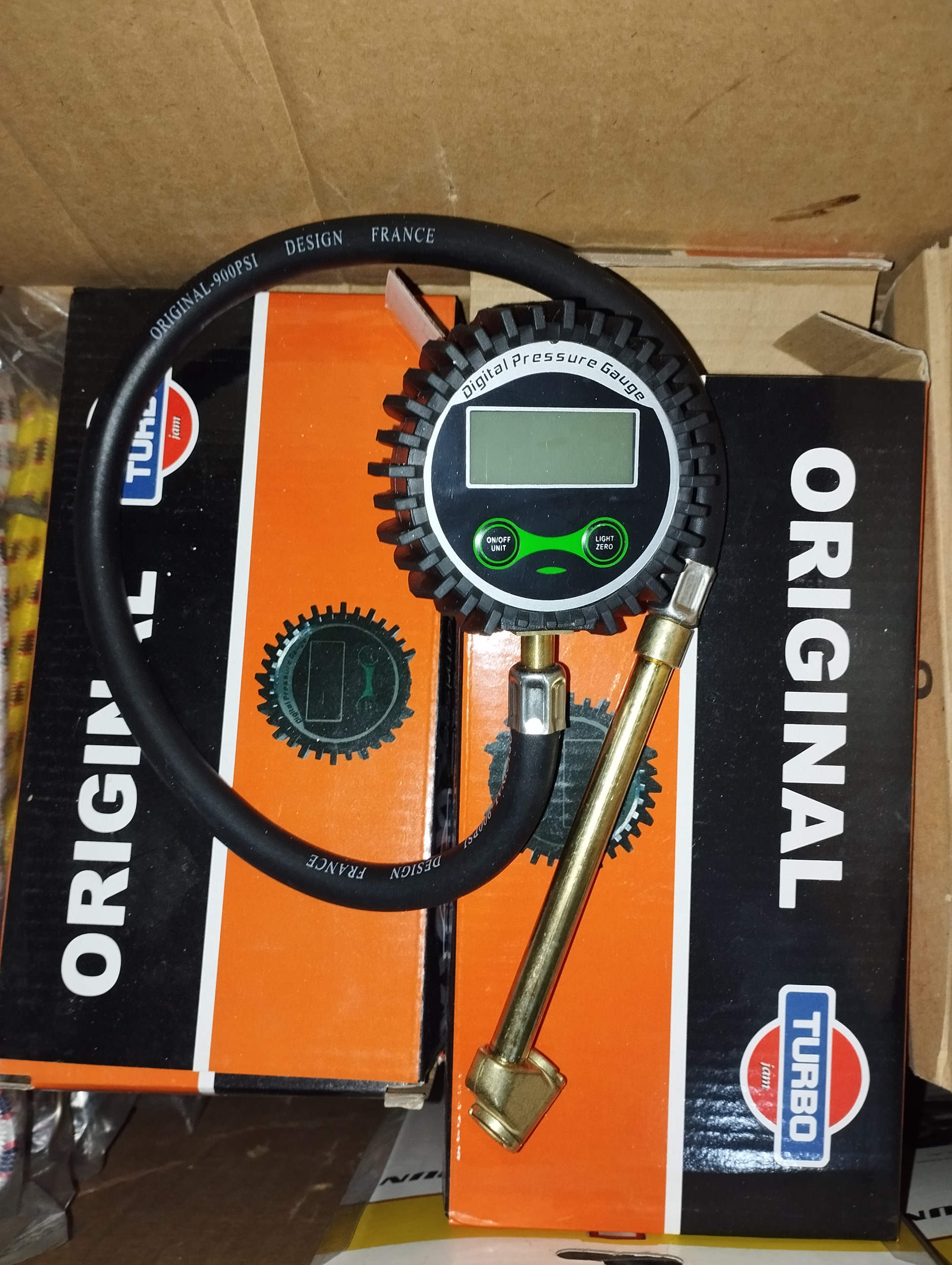 درجه باد خودرو دیجیتالی