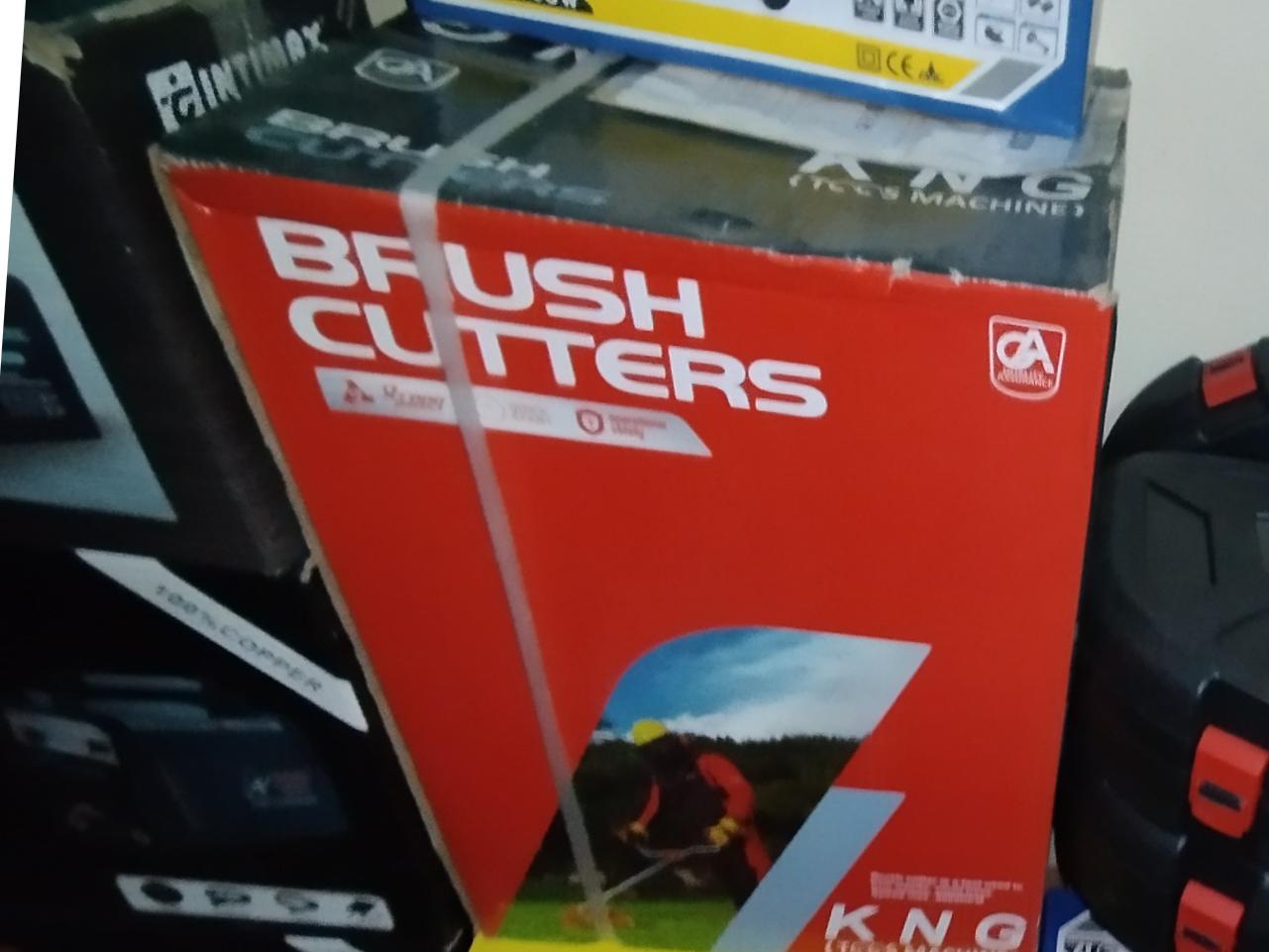 علف زن پشتی با کلیه لوازم برشلش