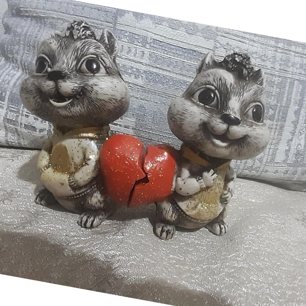 مجیمه سنجابهای عاشق