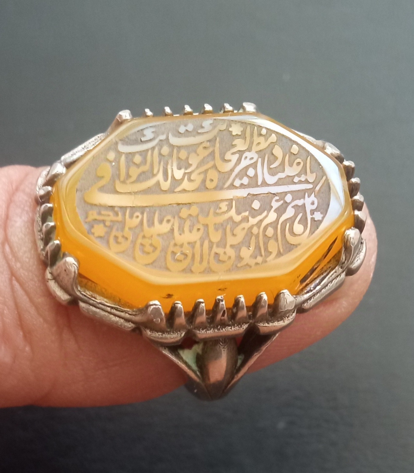 انگشتر نقره سایز64 وزن 15گرم طبق تصویر