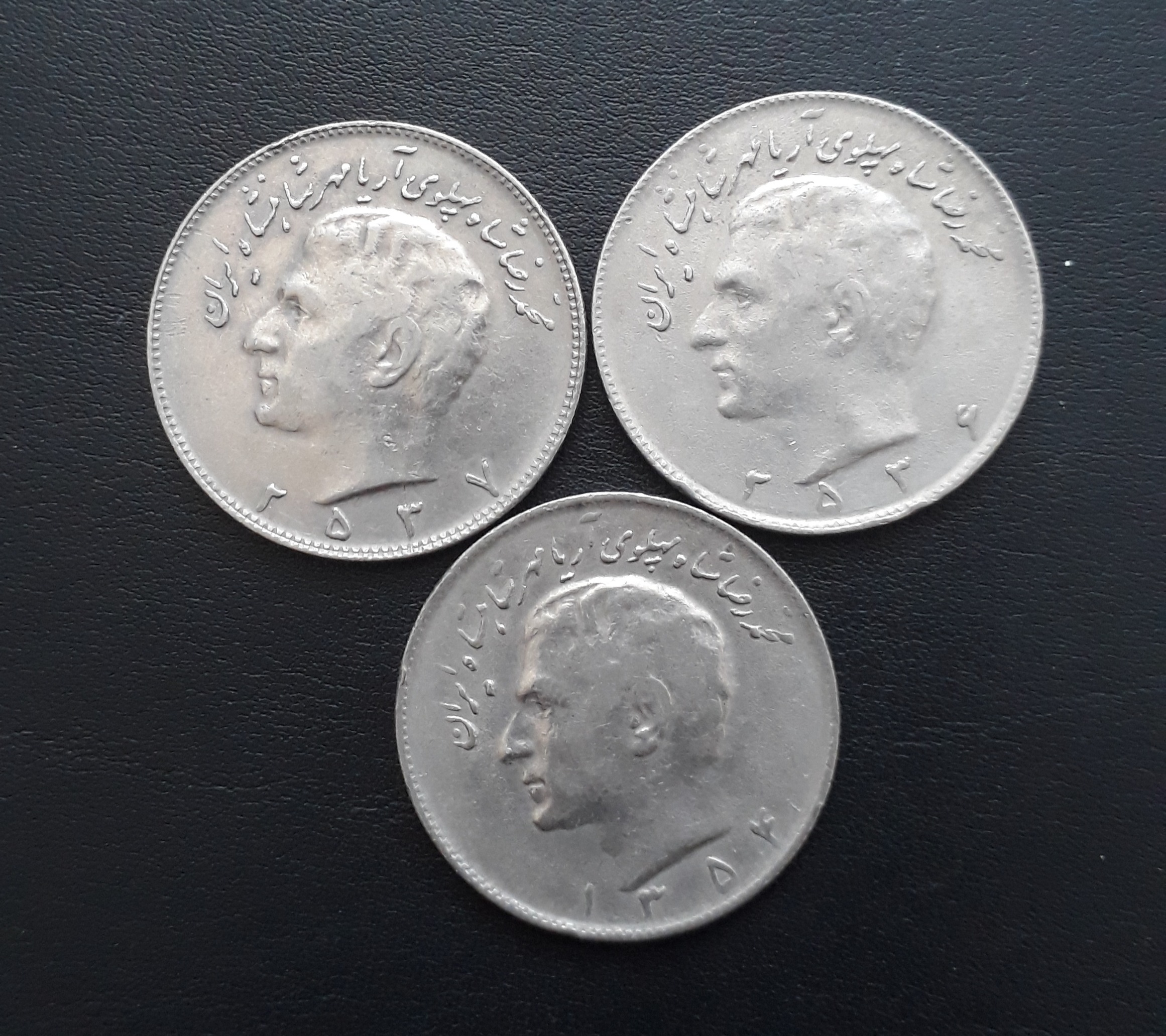 3عددسکه 10ریالی طبق تصویر