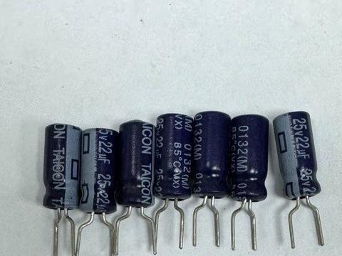  خارن 22 میکروفاراد 25 ولت . مالزی _ تایوان