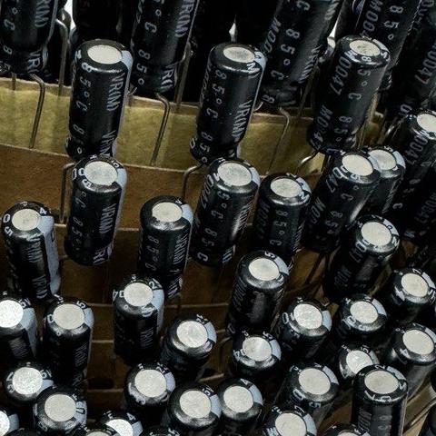 خازن الکترولیتی47میکروفاراد25ولت تایوان