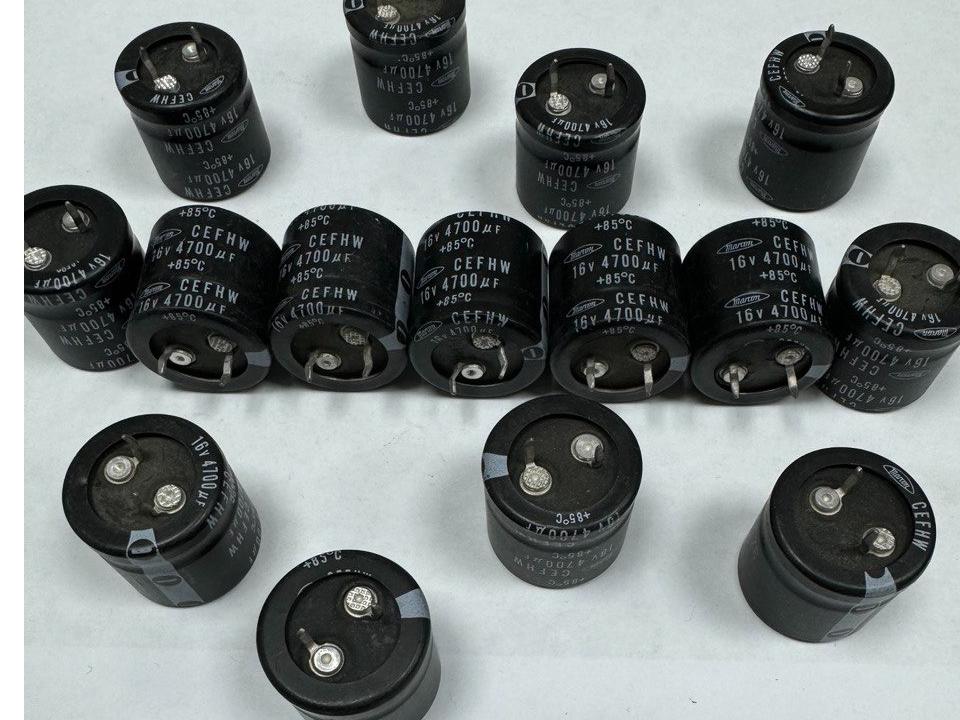 خازن الکترولیت4700میکروفاراد16ولت تایوان