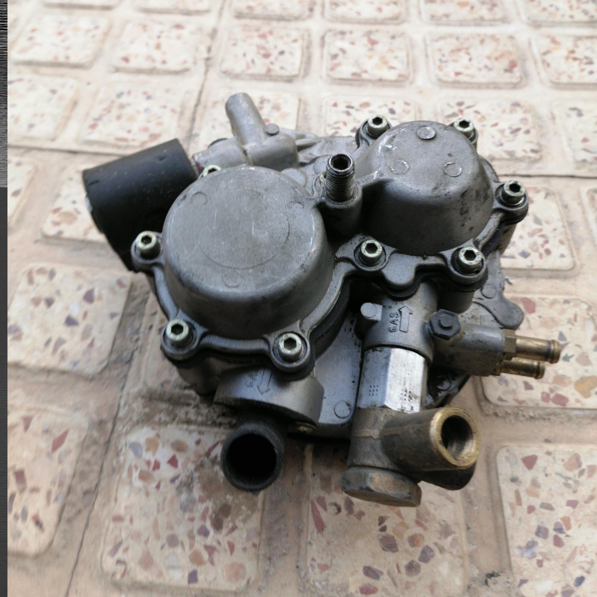 دو عدد رگلاتور سی ان جی