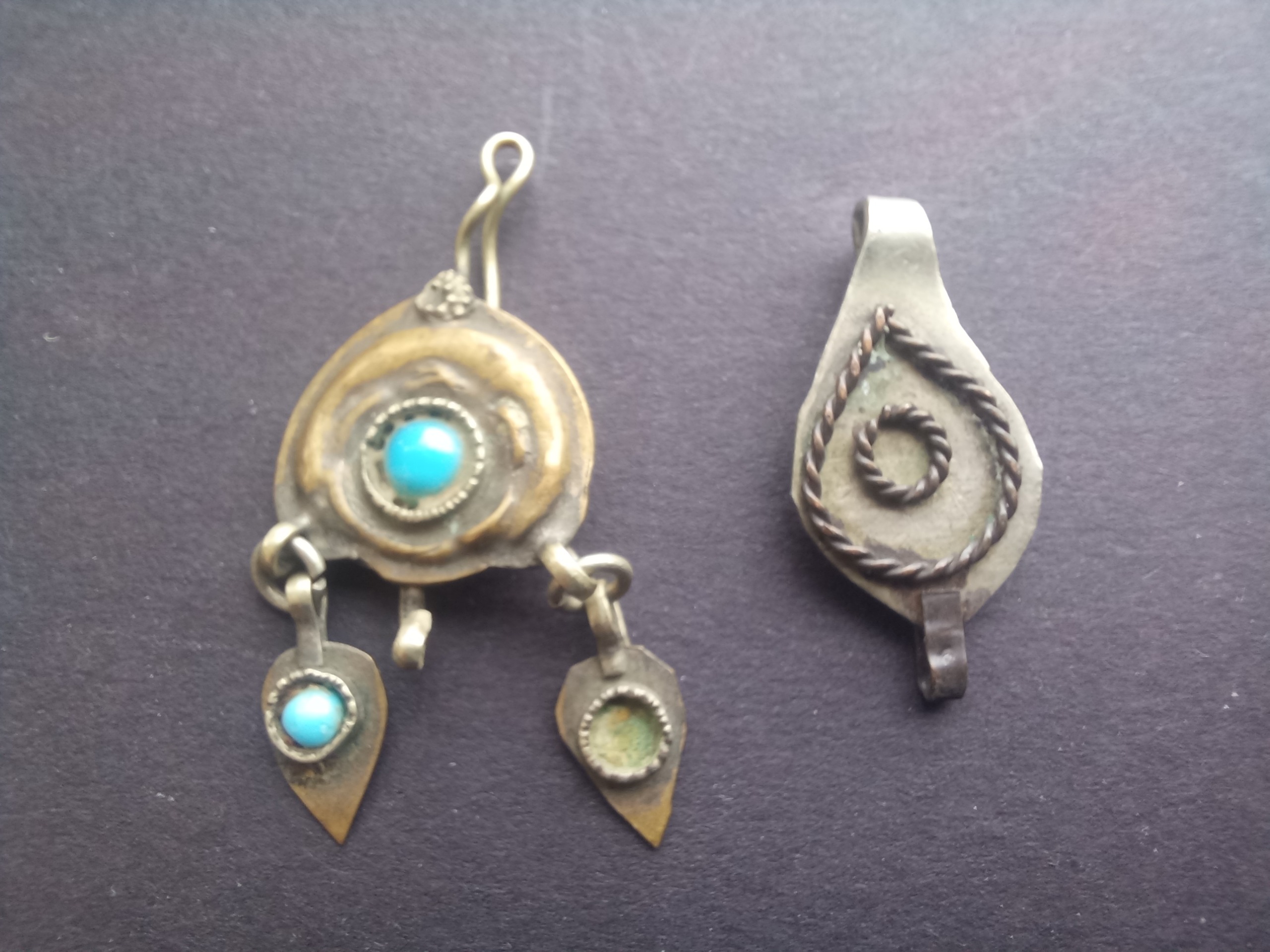 آویز لباس قدیمی جفت با هم