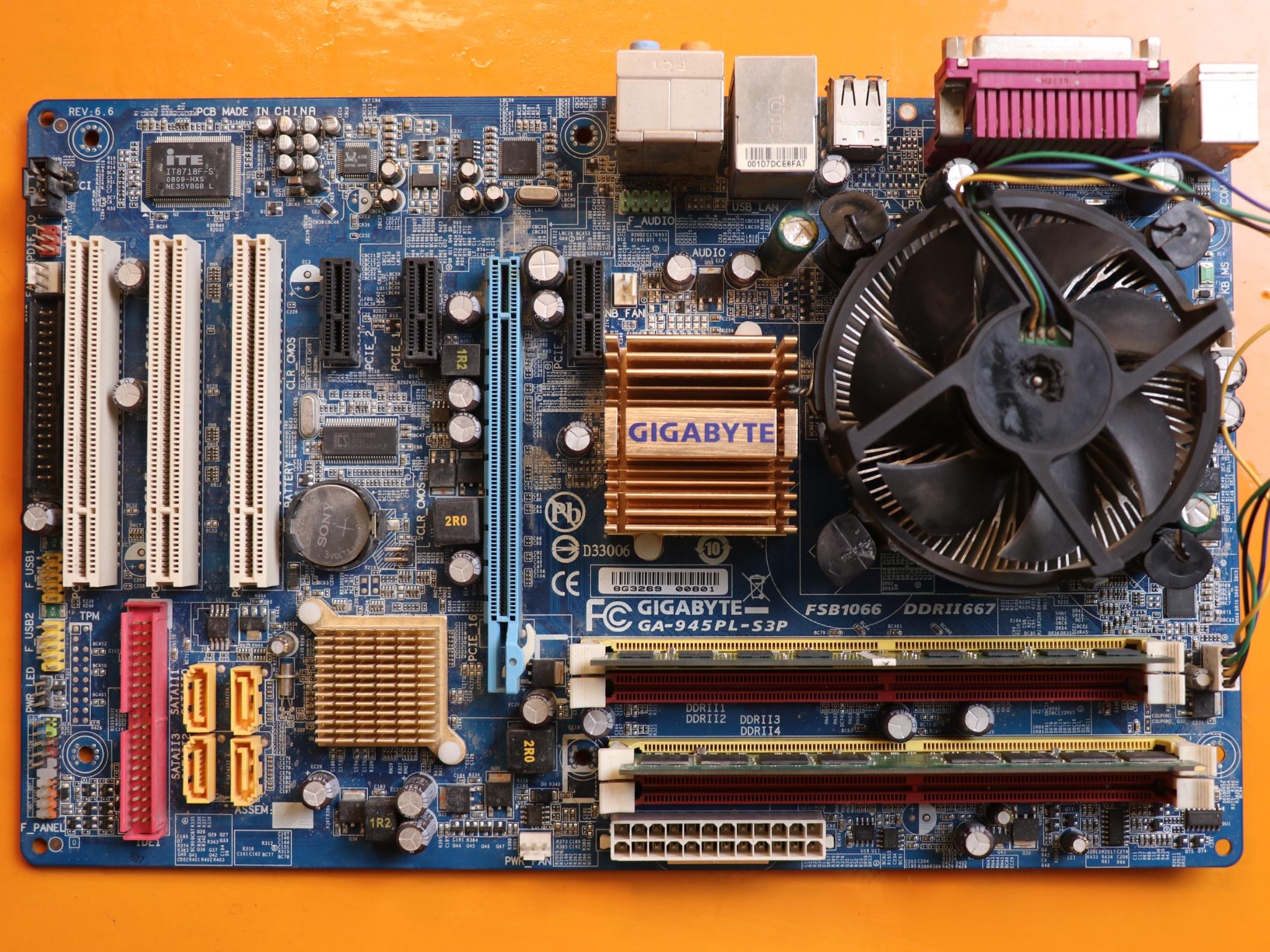 باندل گیگابایت Gigabyte مدل GA-945PL-S3P