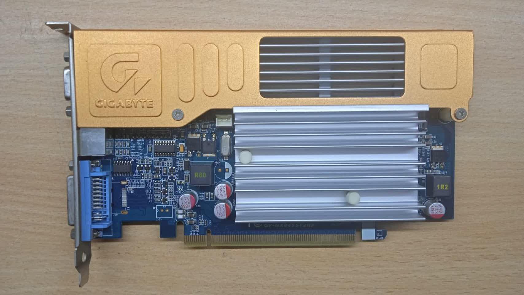 کارت گرافیک گیگابایت مدل GEFORCE 8400 GS