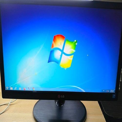 مانیتور LED ال جی مدل 20EN32S سایز 20 اینچ