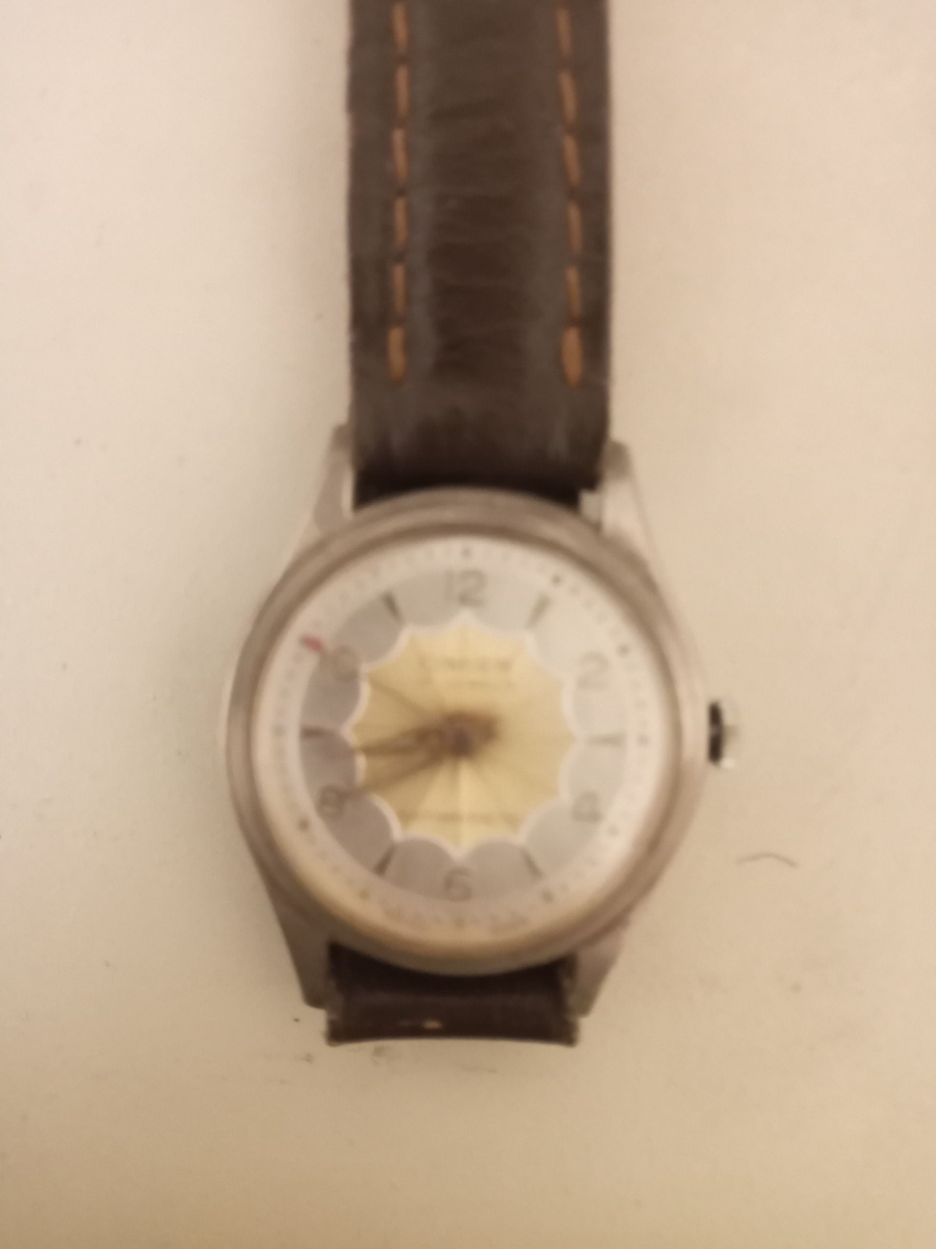 ساعت مچی زنانه قدیمی