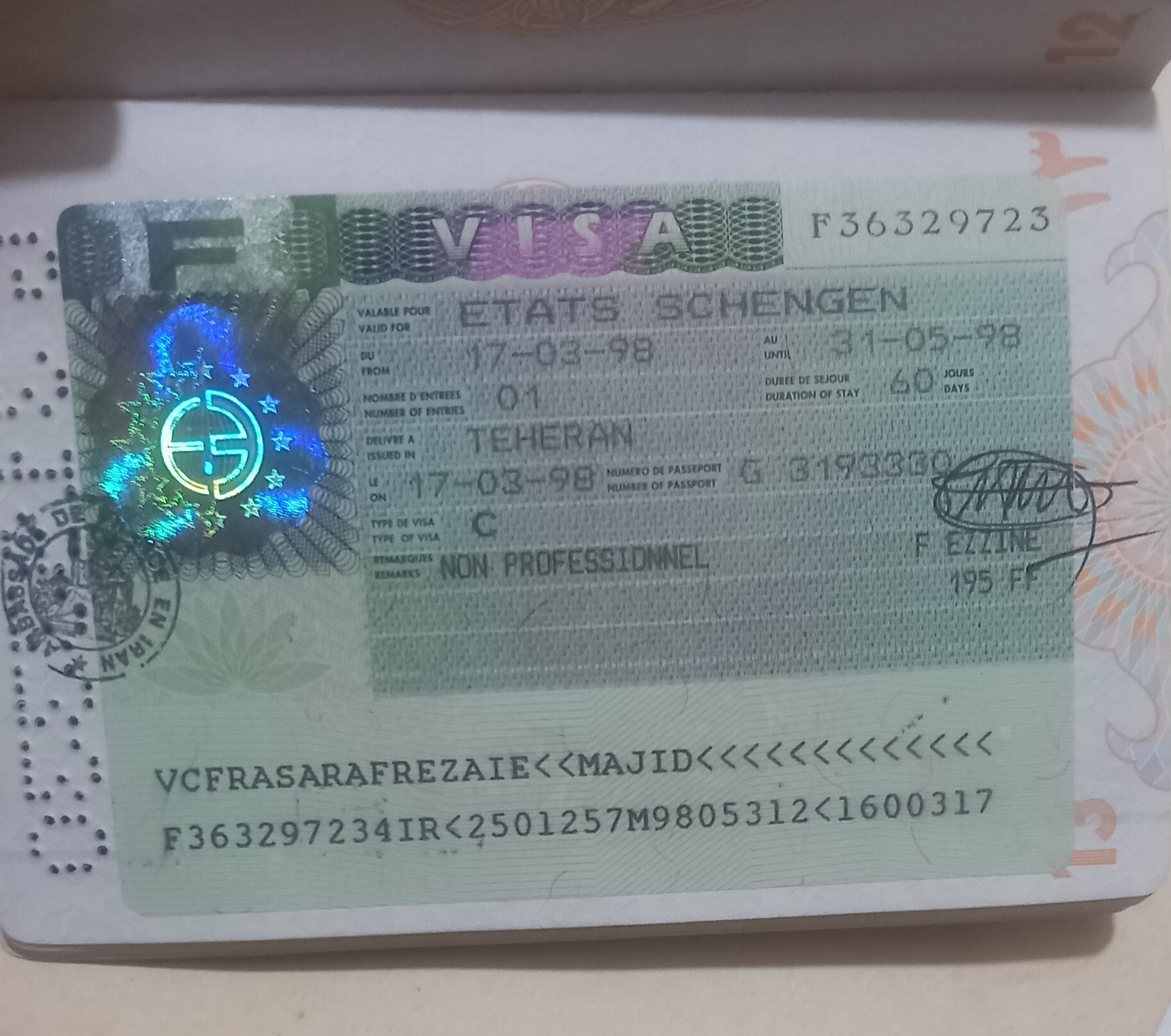 پاسپورت جمهوری ویزادار شینگن و کارت بازنشستگی